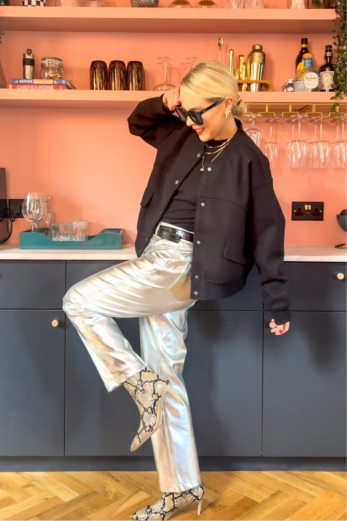 Remember the viral silver trousers from last autumn winter…well they have been resurrected into my current autumn wardrobe. I’m showing you how I’m styling them 3 different ways for everyday looks! Which one is your favourite? 

Outfit inspiration | casual outfit ideas | winter fashion | styling tips | outfit ideas 

#outfitcheck #silvertrousers #silverpants #outfitoftheday #howtowear #streetstyle