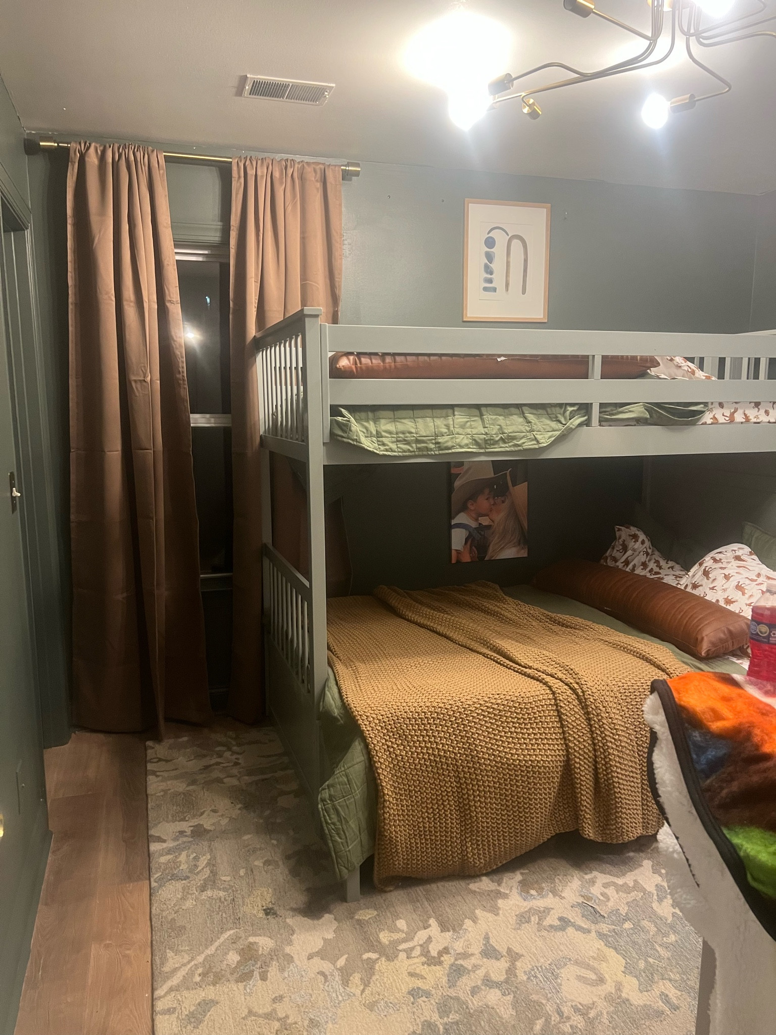 Bedding, home decor, toddler room 