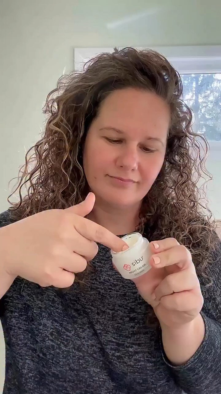 Once you hit 40, your skin just needs more overnight repair… and this @sibu_beauty has honestly made such a difference for me.

I wake up actually seeing it and it’s under $40 which I didn’t expect.

You can grab it on Amazon or sibu.com 🤍

#sibu #seabuckthorn #seaberry #nightcream #naturalskincare