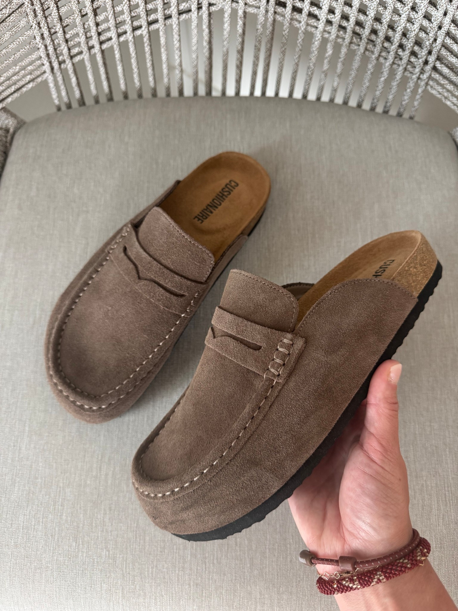 Look for less clogs - Amazon! 

#LTKootd