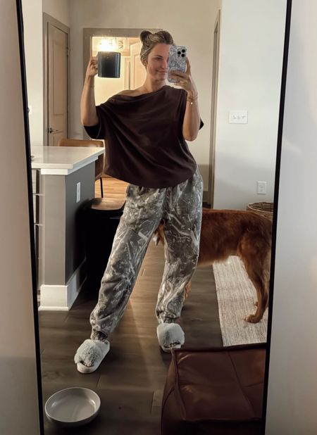 These cozy sweats are back in stock! 

#sweatpants #cozystyle #abercrombie #sweats #casualstyle #camo #camopants #country #nashvillestyle #shealeighmills #onlineshopping 

#LTKtravel #LTKmens #LTKfindsunder100