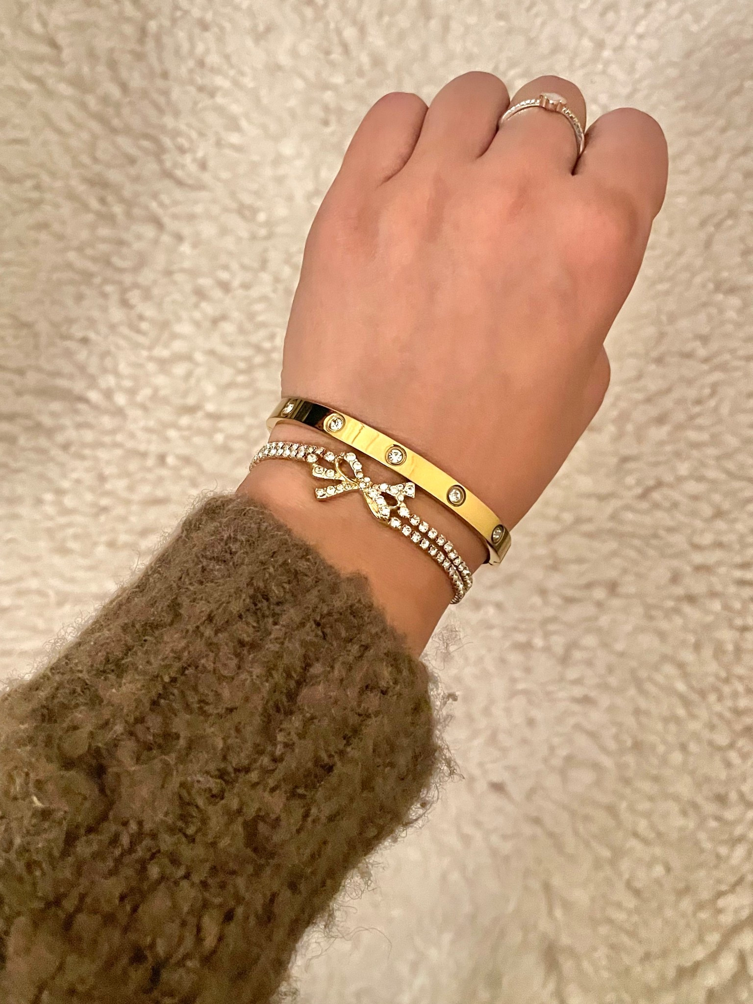 Bracelets that make the perfect gift! 🎁 

Holiday gifts 
Holiday shopping 
Gifts for her 
Jewelry 
Holiday parties 

#LTKHoliday #LTKGiftGuide #LTKCyberWeek