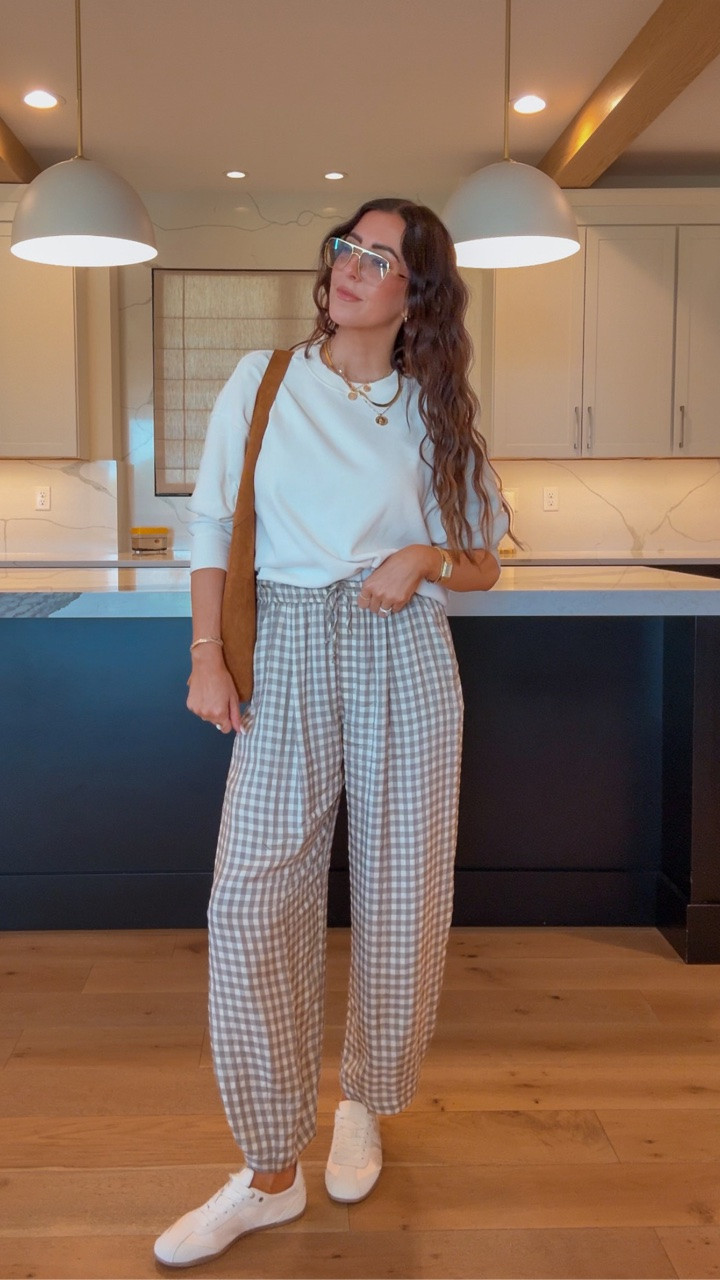 So excited about these pants! Comfortable and can be dressed up or down. Wearing a small in the top and XS on the bottoms! 


@Zara

#LTKootd #LTKSaleAlert #LTKgrwm