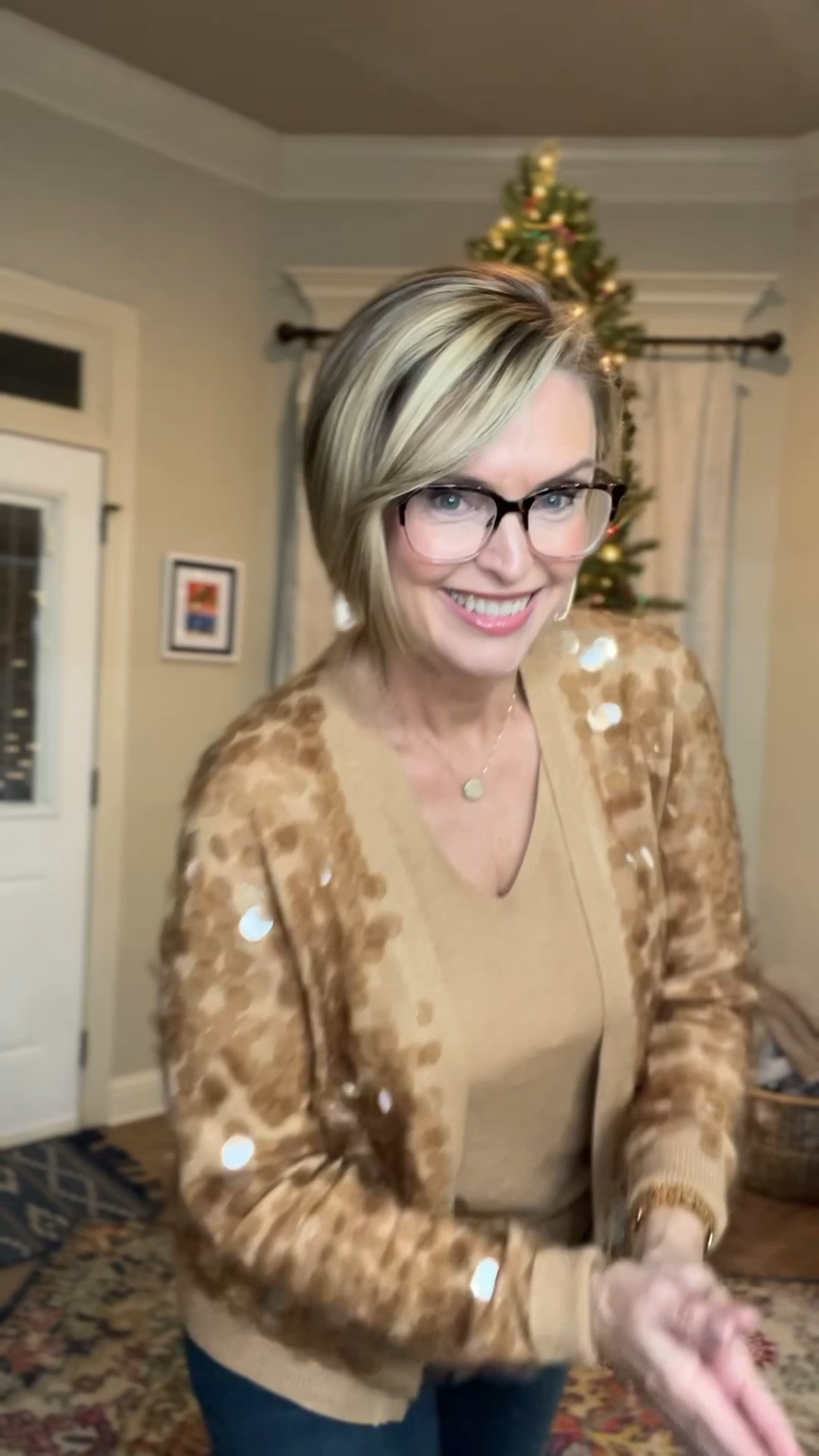 It’s sparkle season! 

#LTKmidsize #LTKHoliday #LTKSeasonal