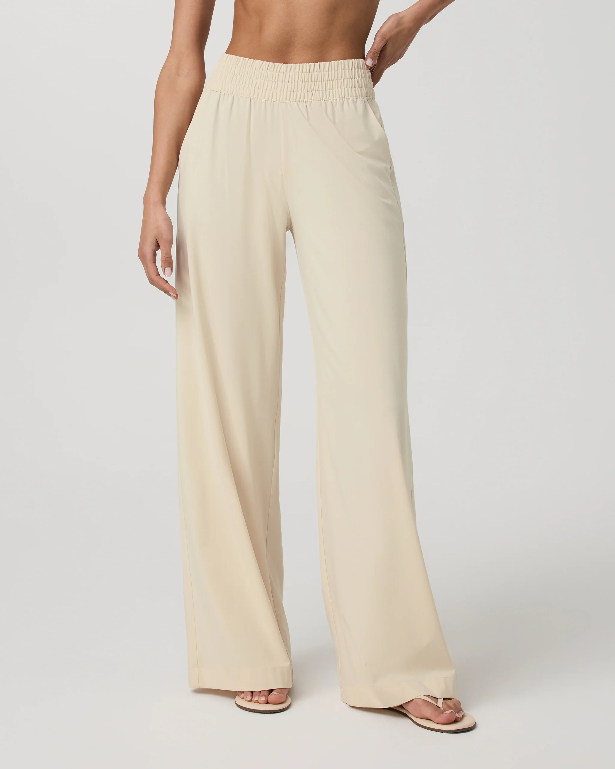 Villa Wideleg Pant \u2013 Women's Bleached Sand Lightweight Pant \u2013 Vuori | Vuori Clothing (US & Canada)