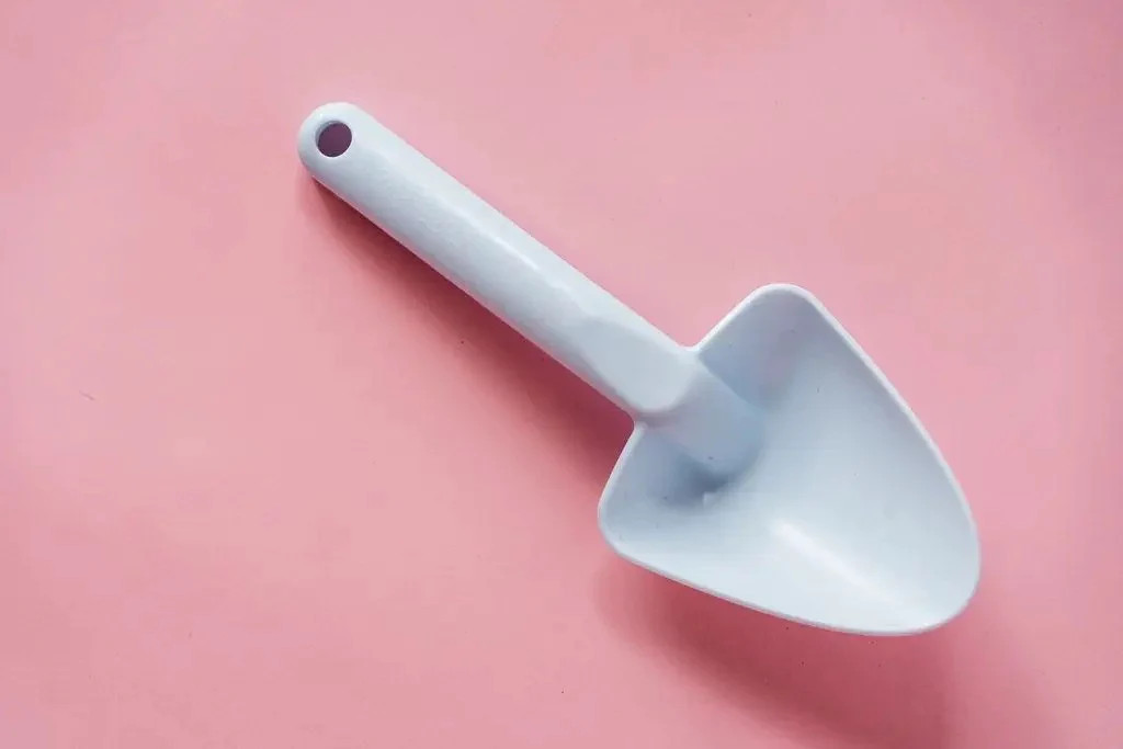 Little Diggers Beach Shovel | Magic Playbook
