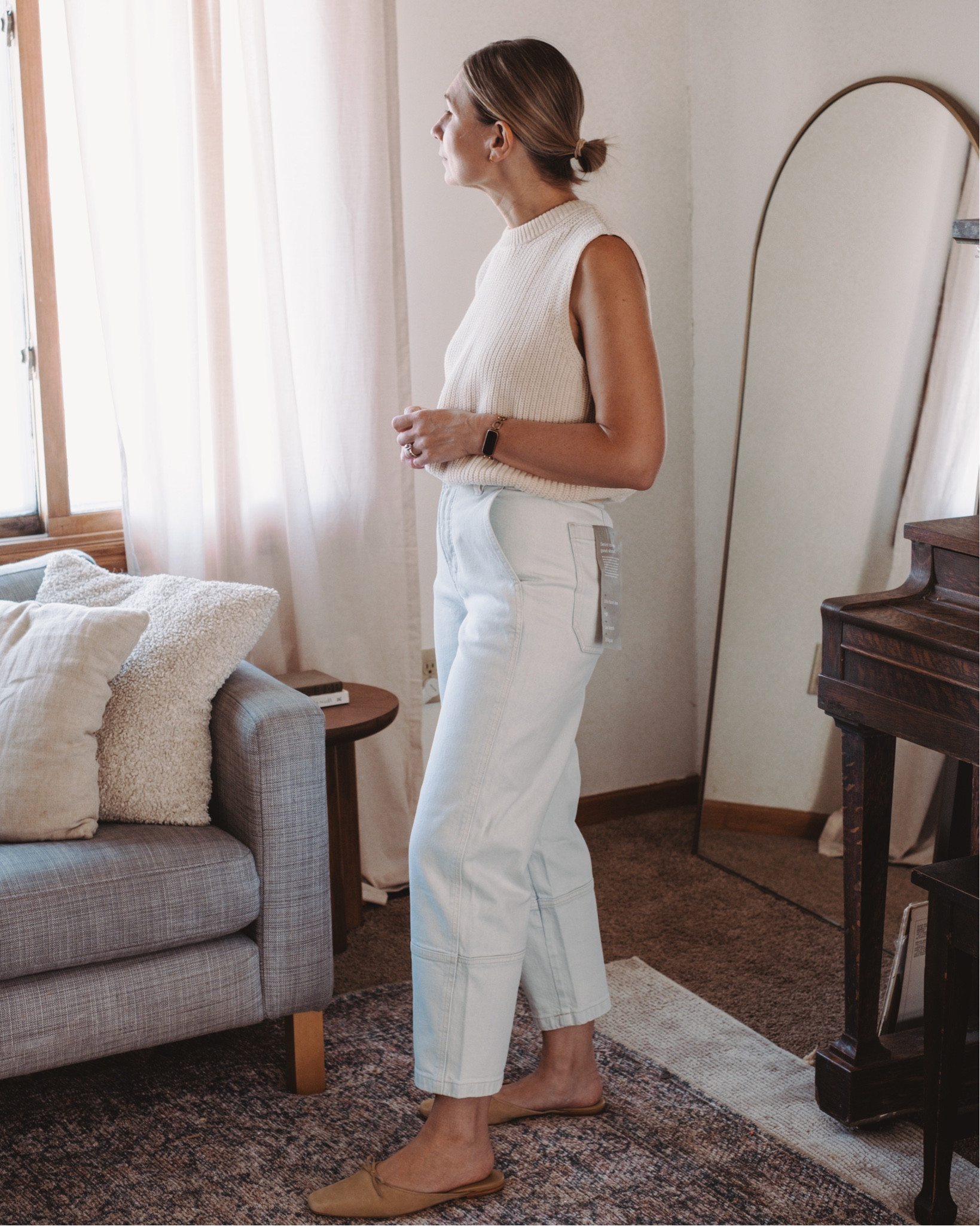 Everlane denim try on - these barrel leg jeans aren’t for me, but if you’re into them they’re a great option for the trend! #everlane #everlanejeans #barrellegjeans #horseshoejeans

#LTKSeasonal