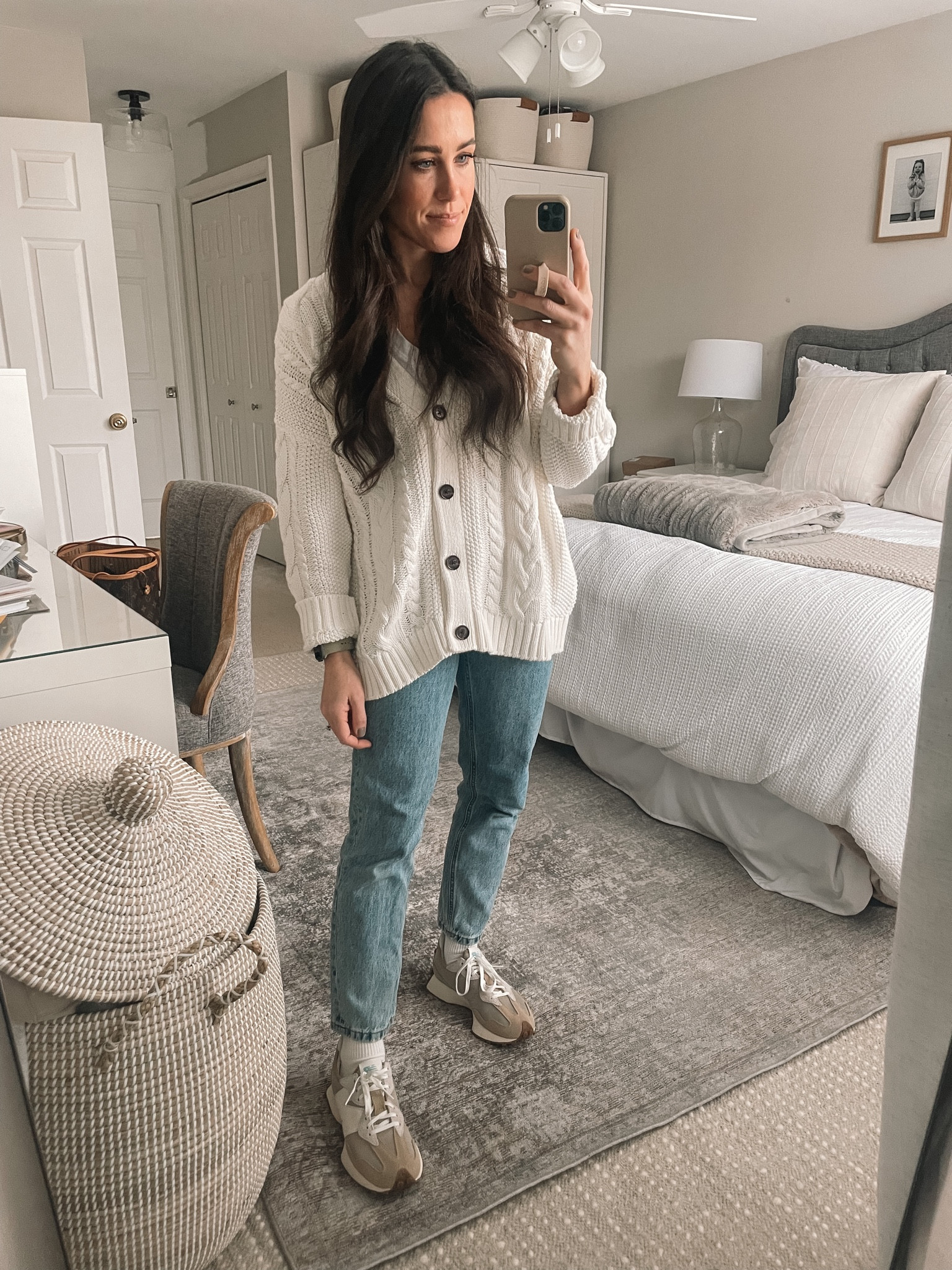 3.30.23
Quince Cable Knit Cardigan
Everlane Jeans
New Balance Sneakers

#LTKstyletip #LTKSeasonal