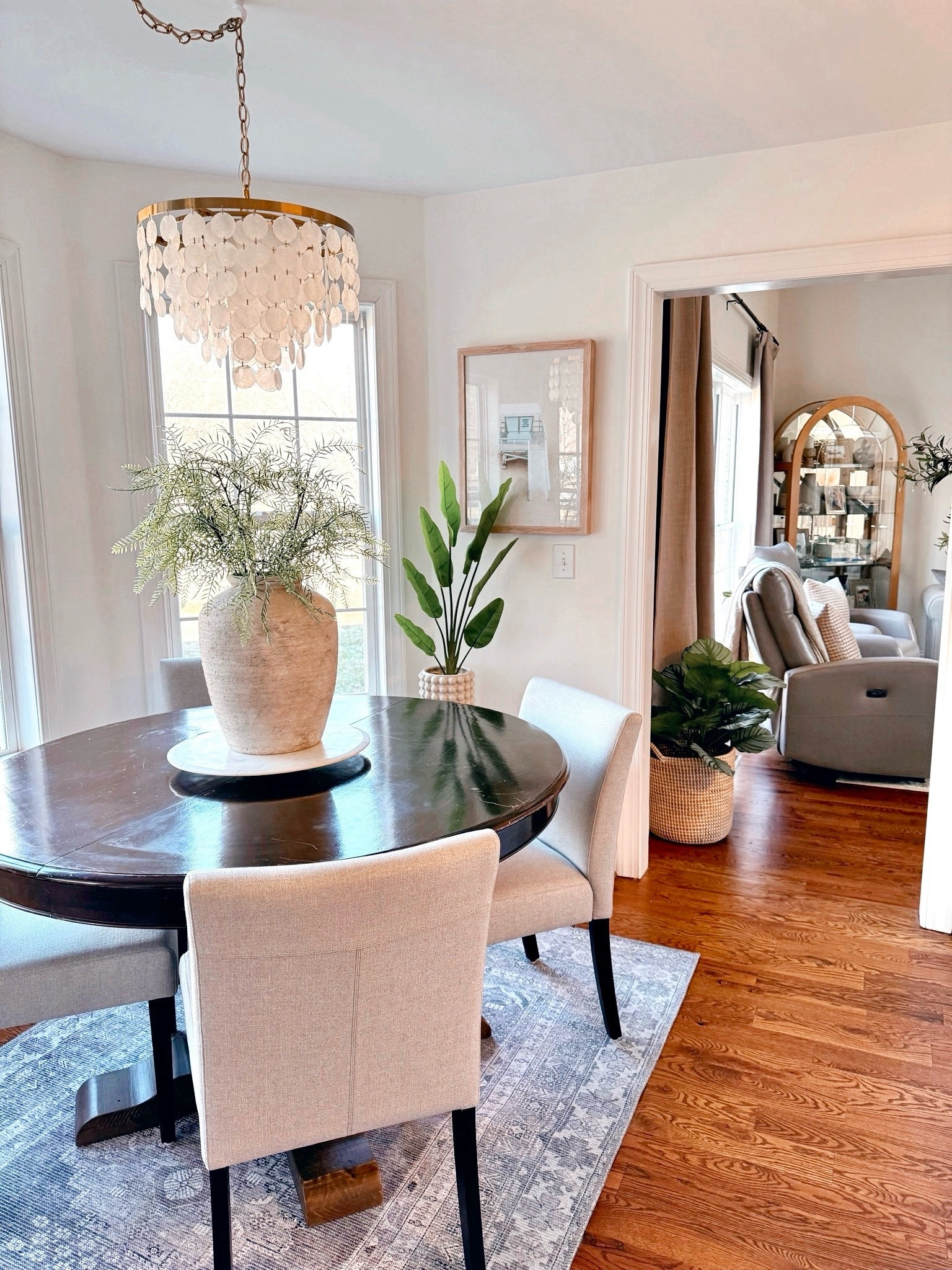 New capiz shell light fixture 🐚✨ Kitchen dining room

Home decor, Amazon home, dining room light, kitchen, dining room 

#LTKhome #LTKfindsunder50 #LTKfindsunder100