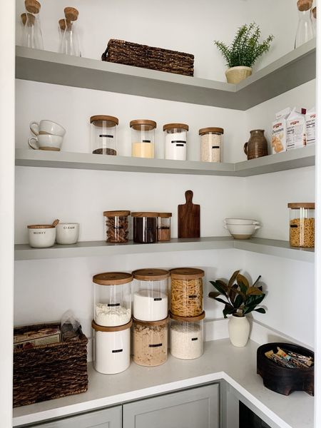 Pantry Organization in my home 👌🏼

#LTKSeasonal #LTKhome #LTKfindsunder50