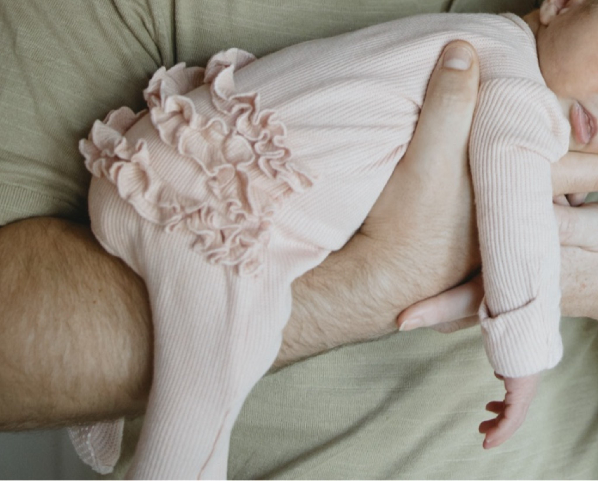 Ruffle onesie 🩷

#LTKBaby