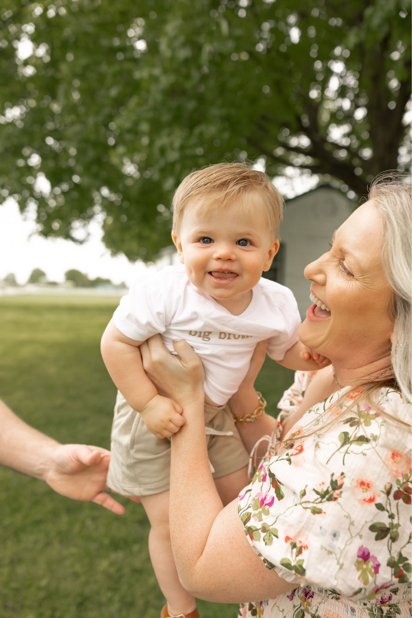 Pregnancy announcement #bigbrothershirt #bumpfriendlydress 


#LTKBump #LTKKids #LTKBaby