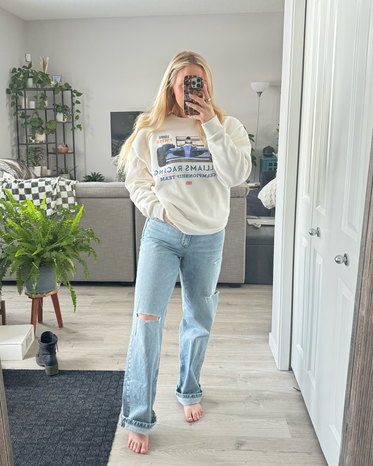 Comfy cozy vibes for chilly days! Formula 1 gear, mom jeans, straight leg jean, wide leg jean, f1, formula1

#LTKmidsize #LTKSeasonal #LTKworkwear