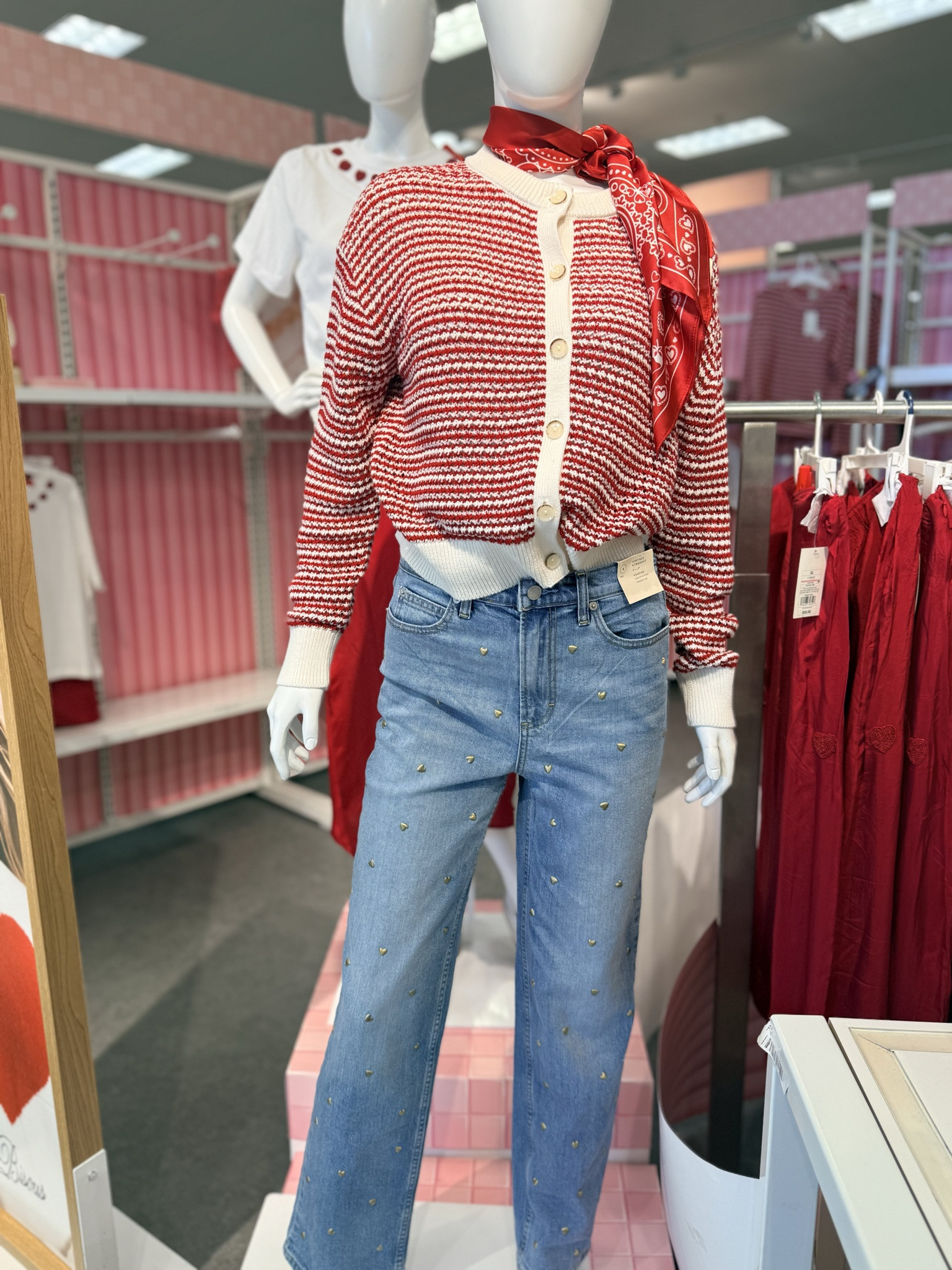 Pink, red, flirty, and feminine — Valentine’s Day outfits done right. Whether you’re dressing up for dinner, brunch with the girls, or just want a cute everyday look, these are must haves. Everything is linked on LTK.

#ValentinesStyle #ValentinesDayFashion #OutfitInspo #LTKFinds #ShopMyLook #FashionFavorites #AffordableStyle #ShoppingWithPriiincesss #AtlantaBlogger #AtlantaCreators #OOTD

#LTKootd #LTKValentine #LTKSeasonal