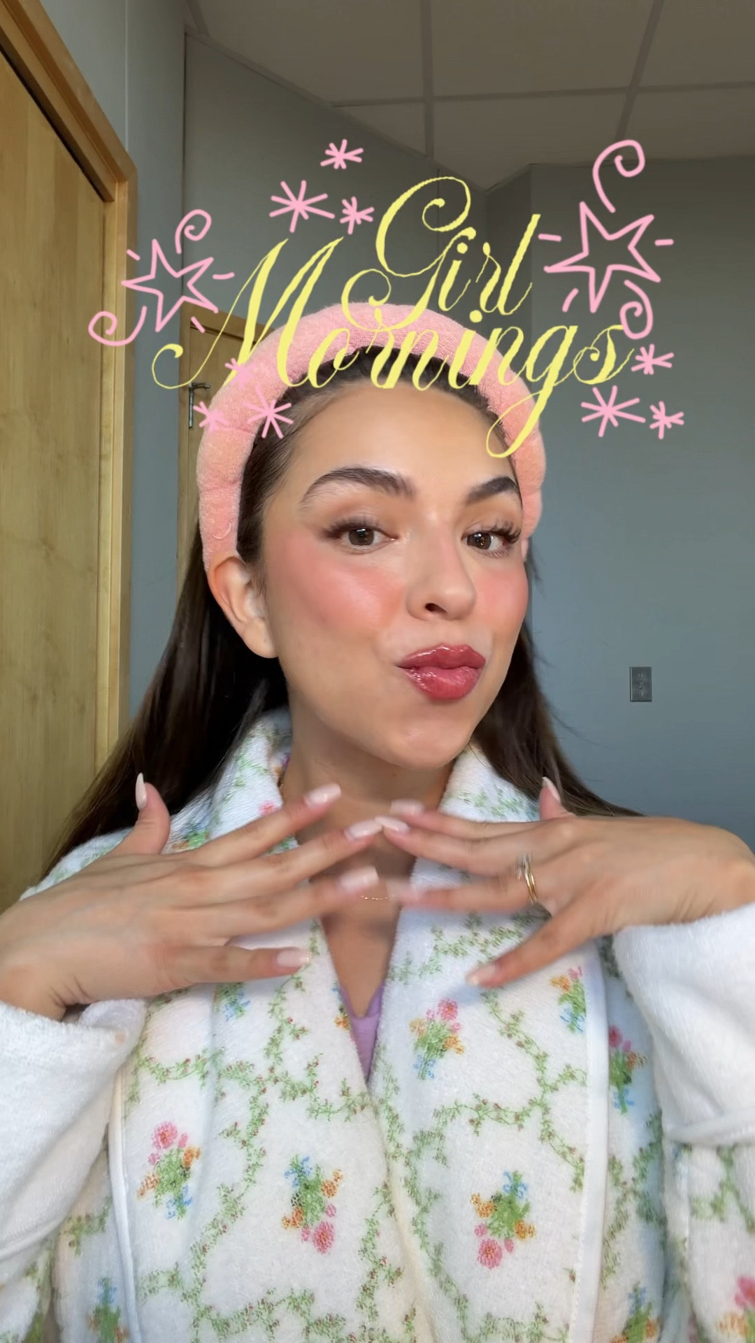 I swear this is the quickest and easiest makeup routine ever and it always comes out looking sooo goood hehe 

#grwm #everydaymakeup #easymakeup #minimalmakeup #quickmakeup #makeuptutorial #simplemakeup #lipstain #girlyaesthetic 

#LTKdayinmylife #LTKBeauty #LTKgrwm