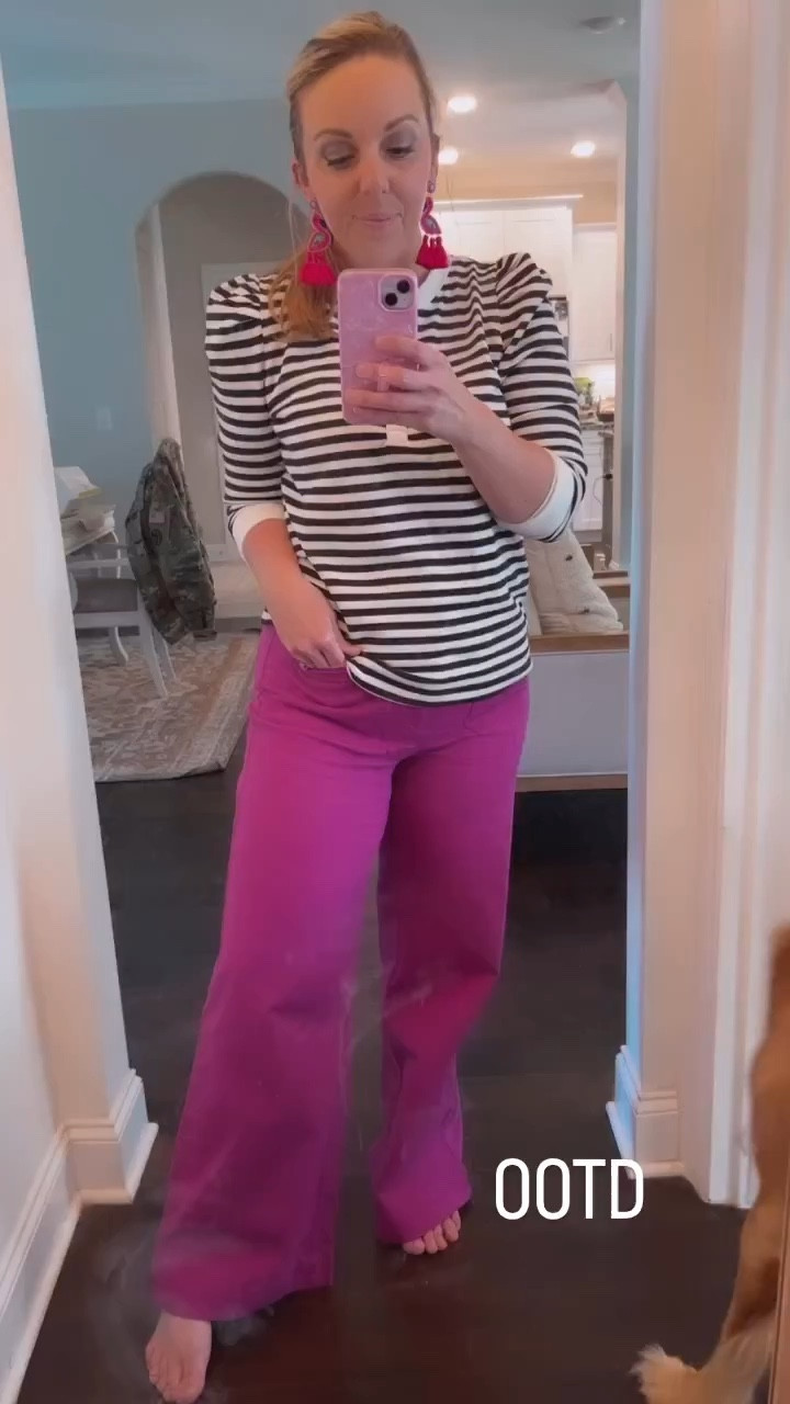 I love the versatility of this Loft top! Wearing my true size medium! 


#loveloft #loft #teacherlooks #teacherstyle #momstyle 

#LTKFind #LTKworkwear #LTKmidsize