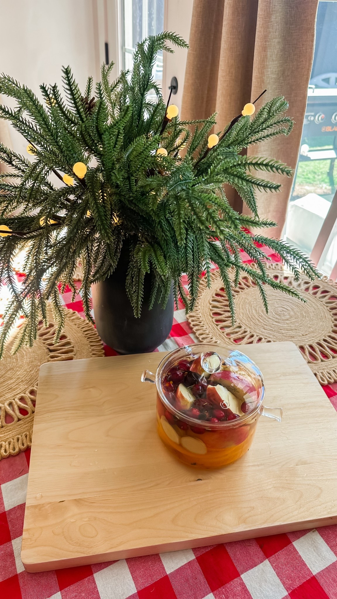 Amazon simmer pot. Christmas simmer pot. Christmas hosting ideas 