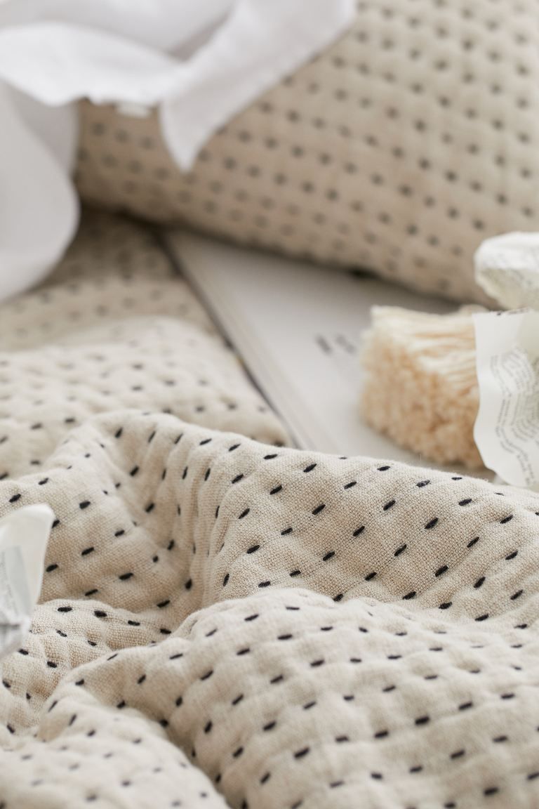 Tasseled Bedspread | H&M (US + CA)
