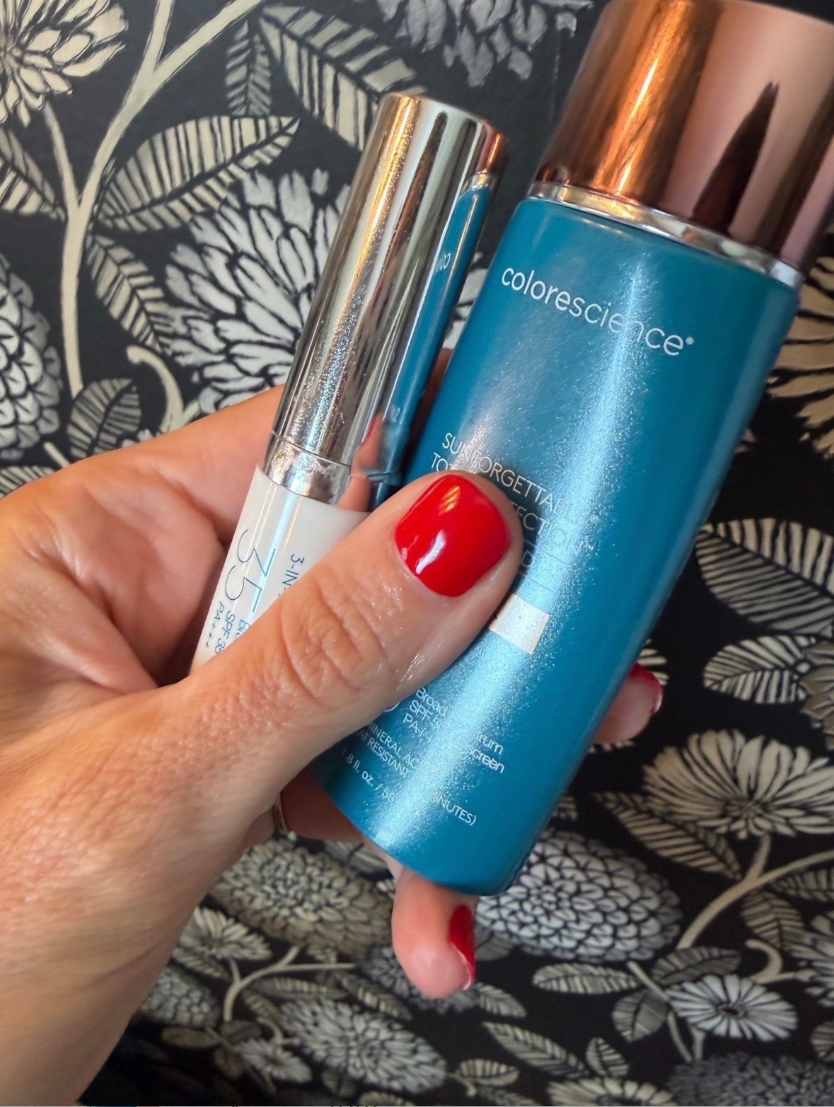 These Color Science products are my go tos for that natural, glowy skin look while still getting skincare benefits. It blends so easily, feels lightweight, and gives the prettiest healthy finish without looking heavy.

beauty favorites, color science makeup, everyday makeup, glowy skin, natural makeup look, skincare makeup, lightweight foundation, sun protection makeup, clean beauty, daily beauty routine, themominstyle

#LTKselfcare #LTKgrwm #LTKmorningroutine