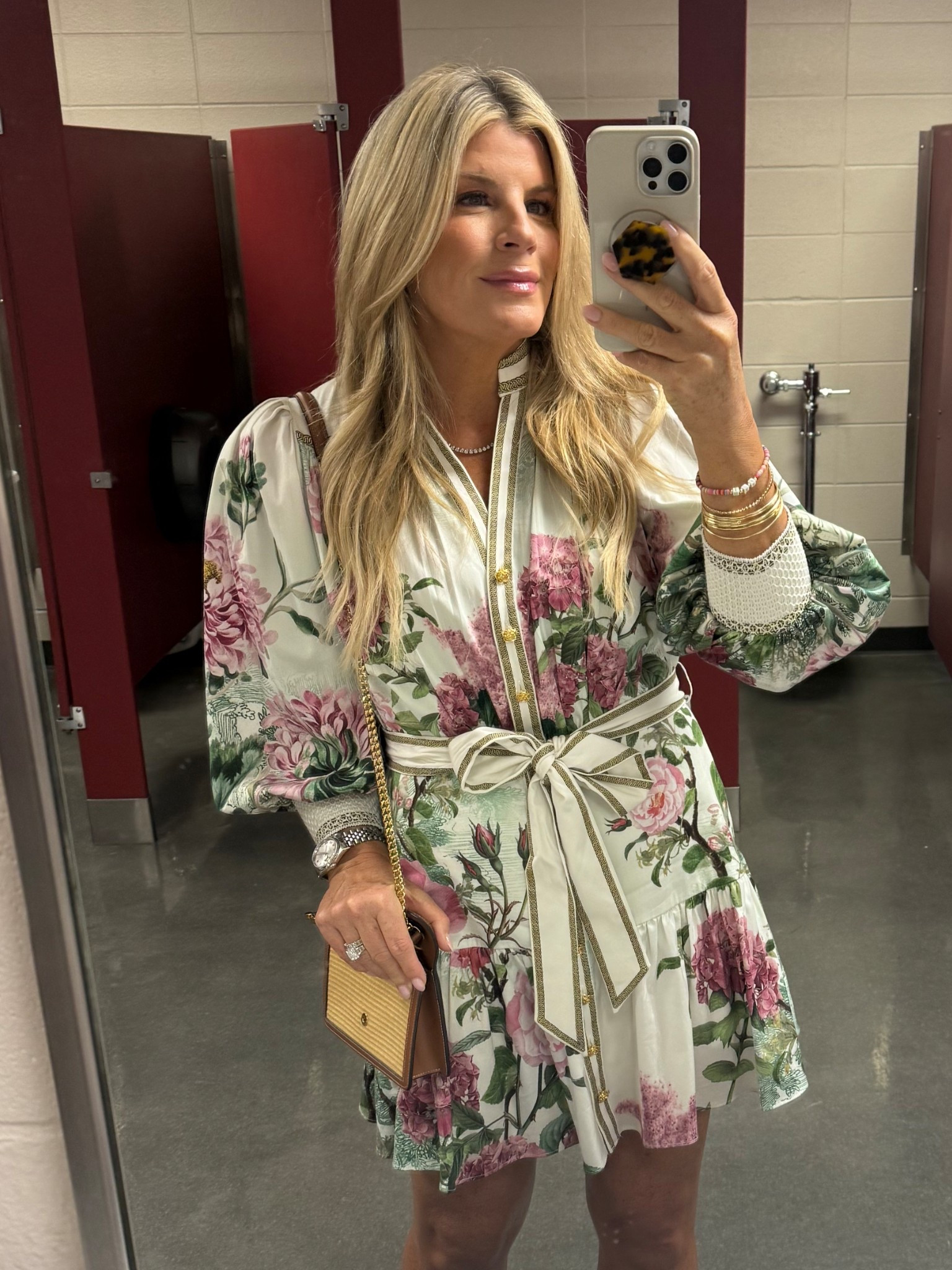 The perfect spring dress, wearing a size 4