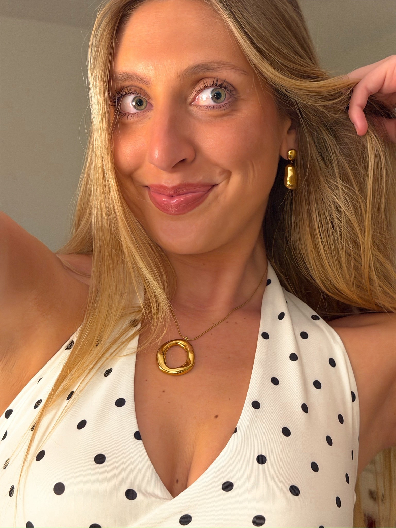 I’m constantly reaching for this necklace from @jacqmaria ! almost all my jewelry is from there 🖤 code CORA15 works for a discount!

#LTKootd