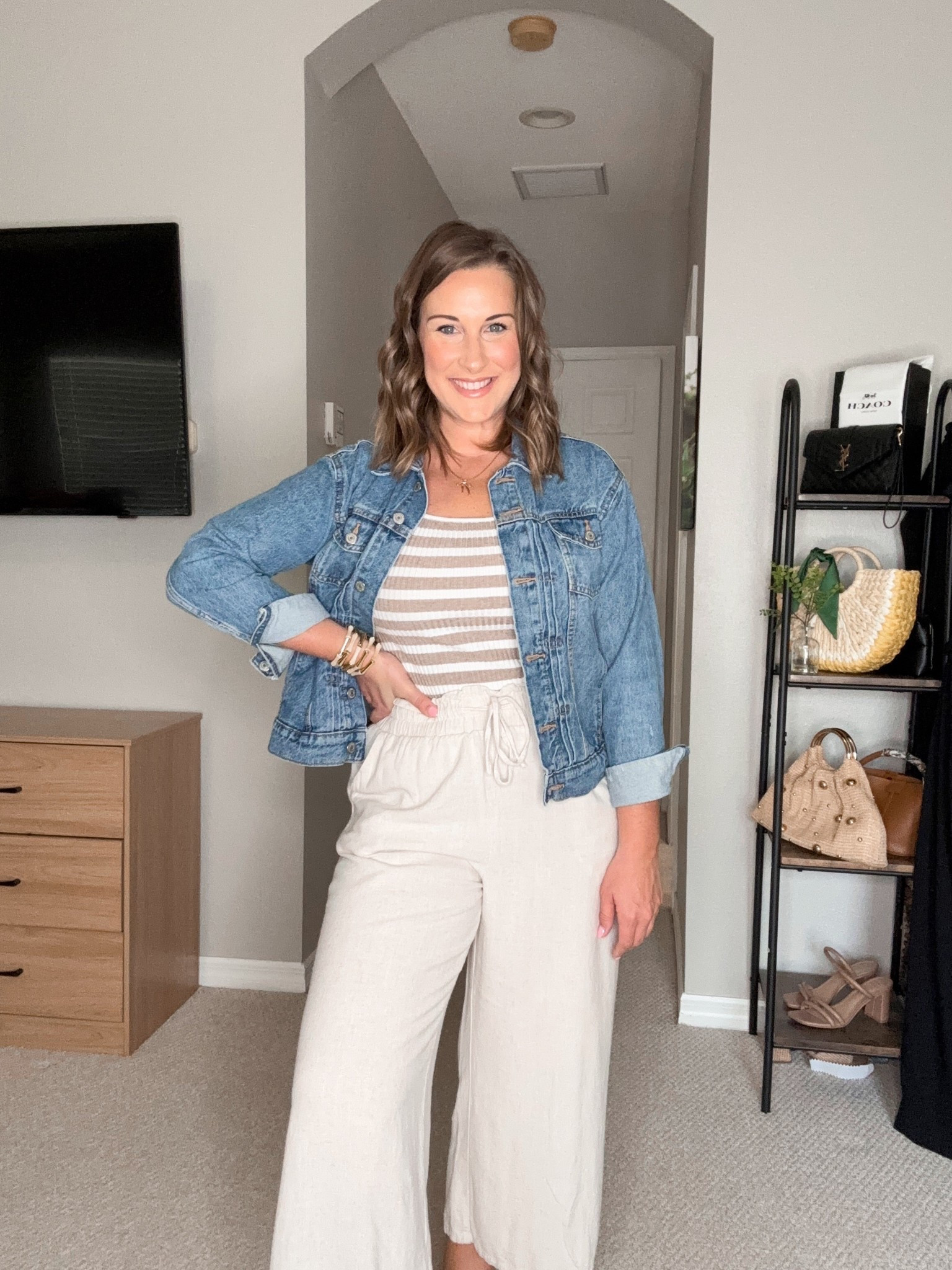 Easy casual outfit for teaching/work 🤎🫶🏻 My favorite linen pants 

Pants- large 
Tops- medium 

#LTKMidsize #LTKStyleTip #LTKWorkwear