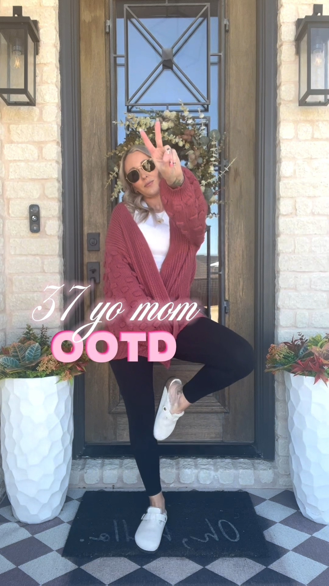 Comfy & cozy for a chilly fall day 🍂 featuring my go-to items 🖤 

#LTKmomlife #LTKootd #LTKSeasonal