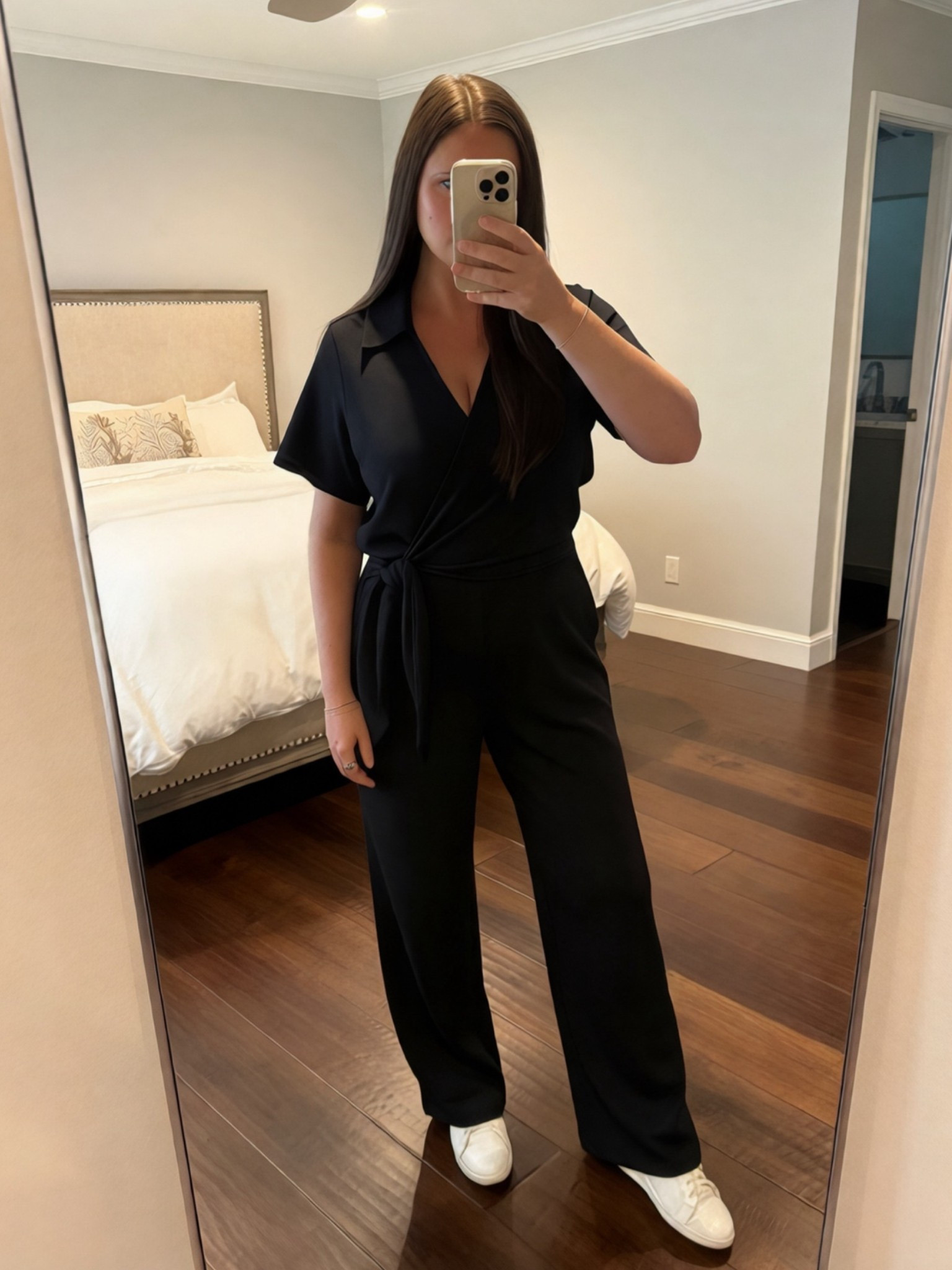 Most comfortable jumpsuit! Perfect for work or travel. Just invested in so many new pieces for my makeup artist wardrobe - wearing this to go work a wedding today!
