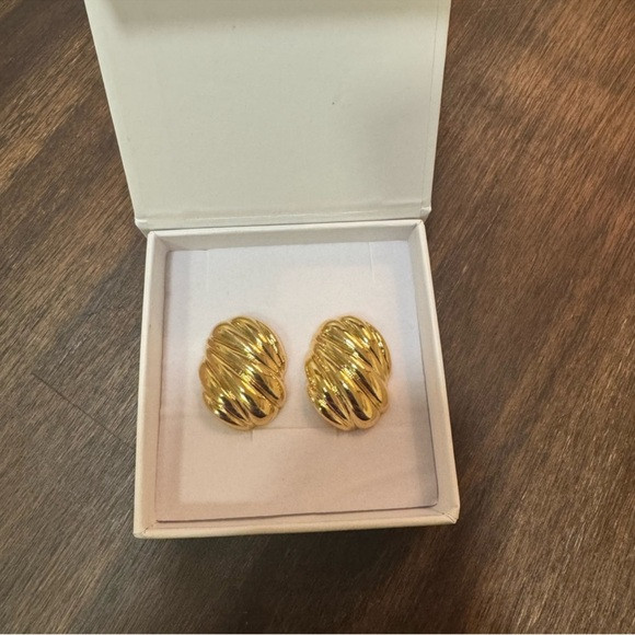 Heaven Mayhem Elegant Gold-Tone Earrings | Poshmark