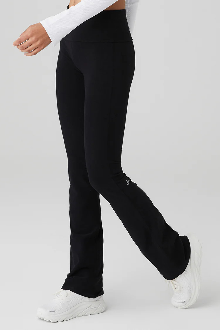 Alosoft Foldover Bootcut Legging | Alo Yoga (US)