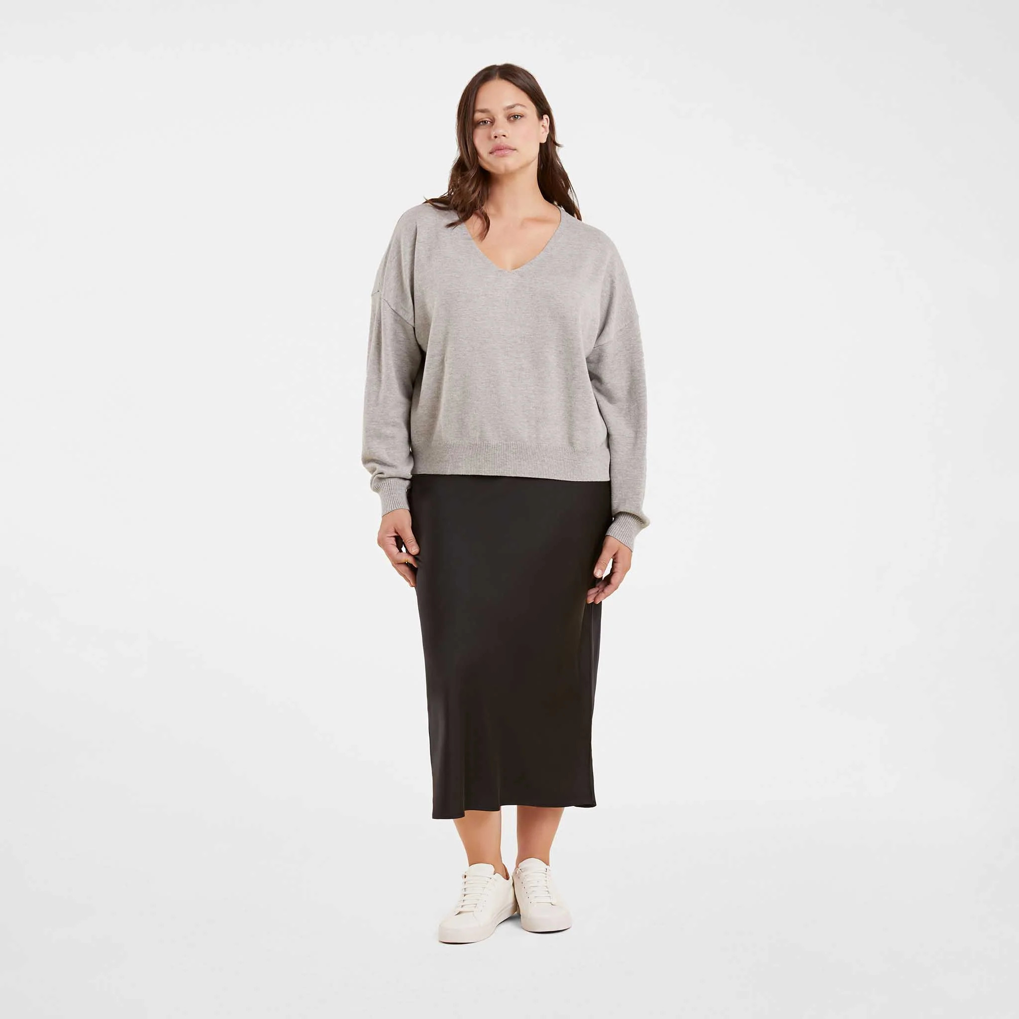Luxe Knit V-Neck Sweater | Heather Grey | Nuuds US