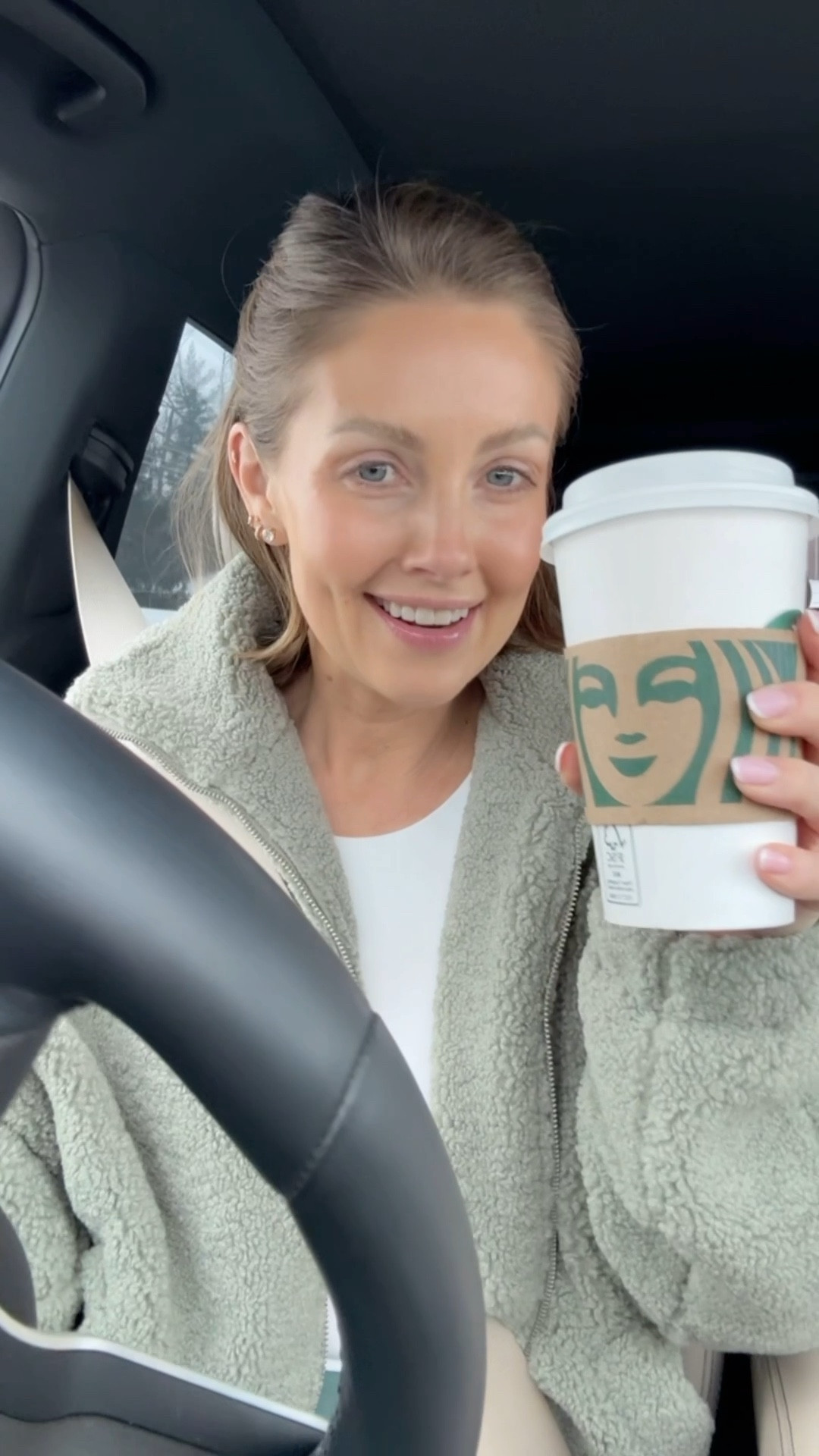 Amazon workout fit 🤍 XS Sherpa fleece / Small sports bra tank / XS leggings 

#LTKfitnessgoals #LTKActive #LTKPetite