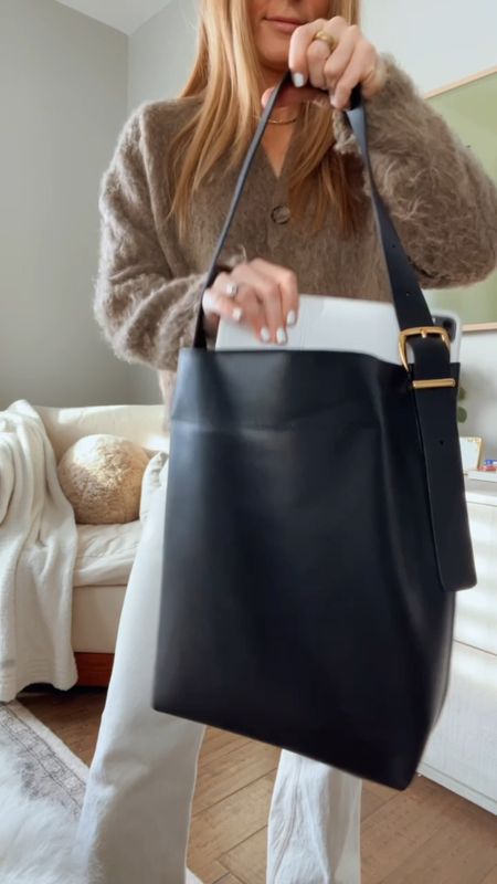The IT bag!! This bucket bag is the BEST for carrying all the things! 


Bucket bag, it bag, black bag, dressy bag, work bag, love, madewell, cozy, ootd 

#LTKMostLoved #LTKitbag #LTKstyletip