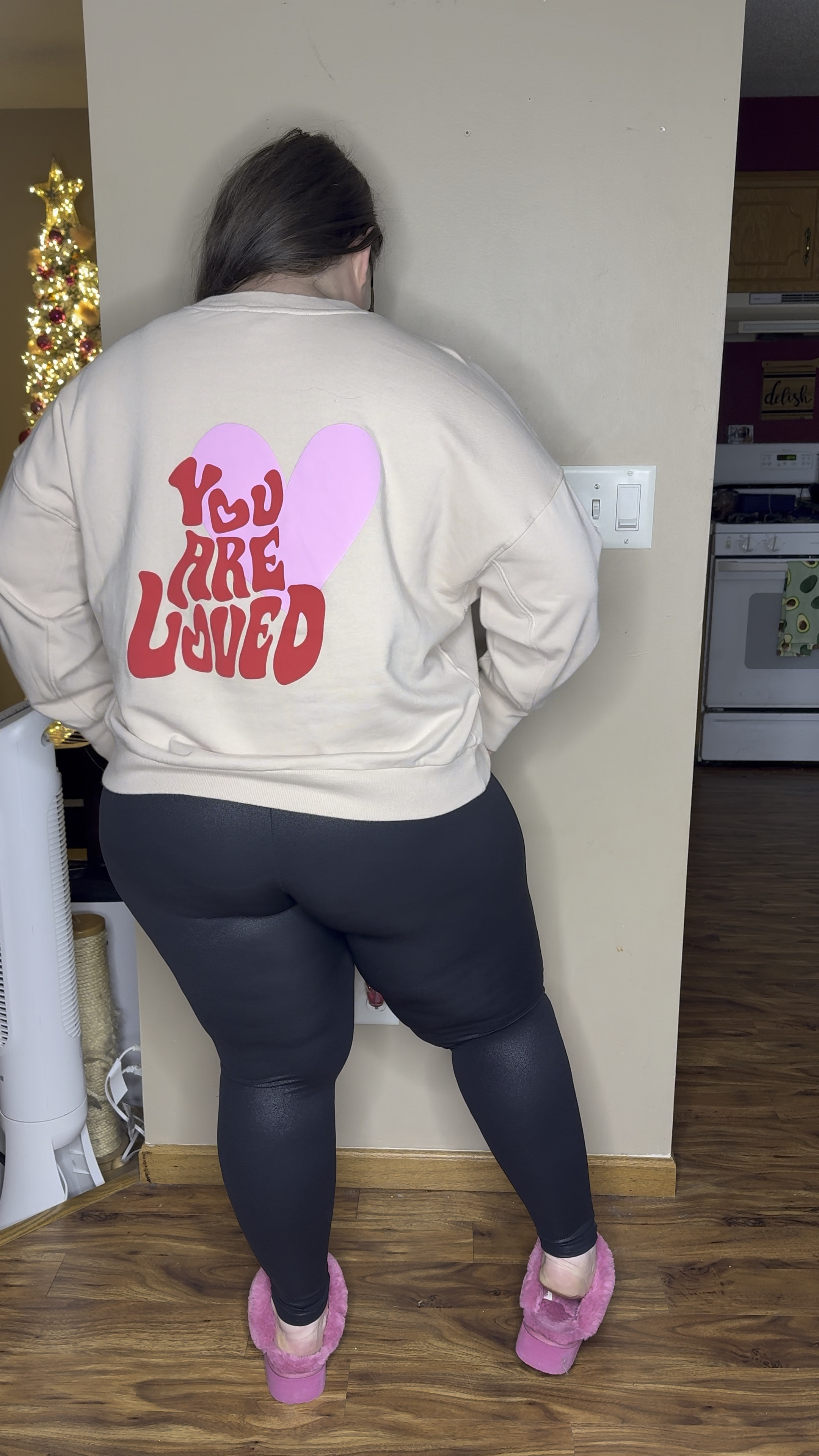 Loving this outfit I threw together for a Costco trip!

Crewneck: XL
Leggings: XL



#LTKSeasonal #LTKActive #LTKMidsize