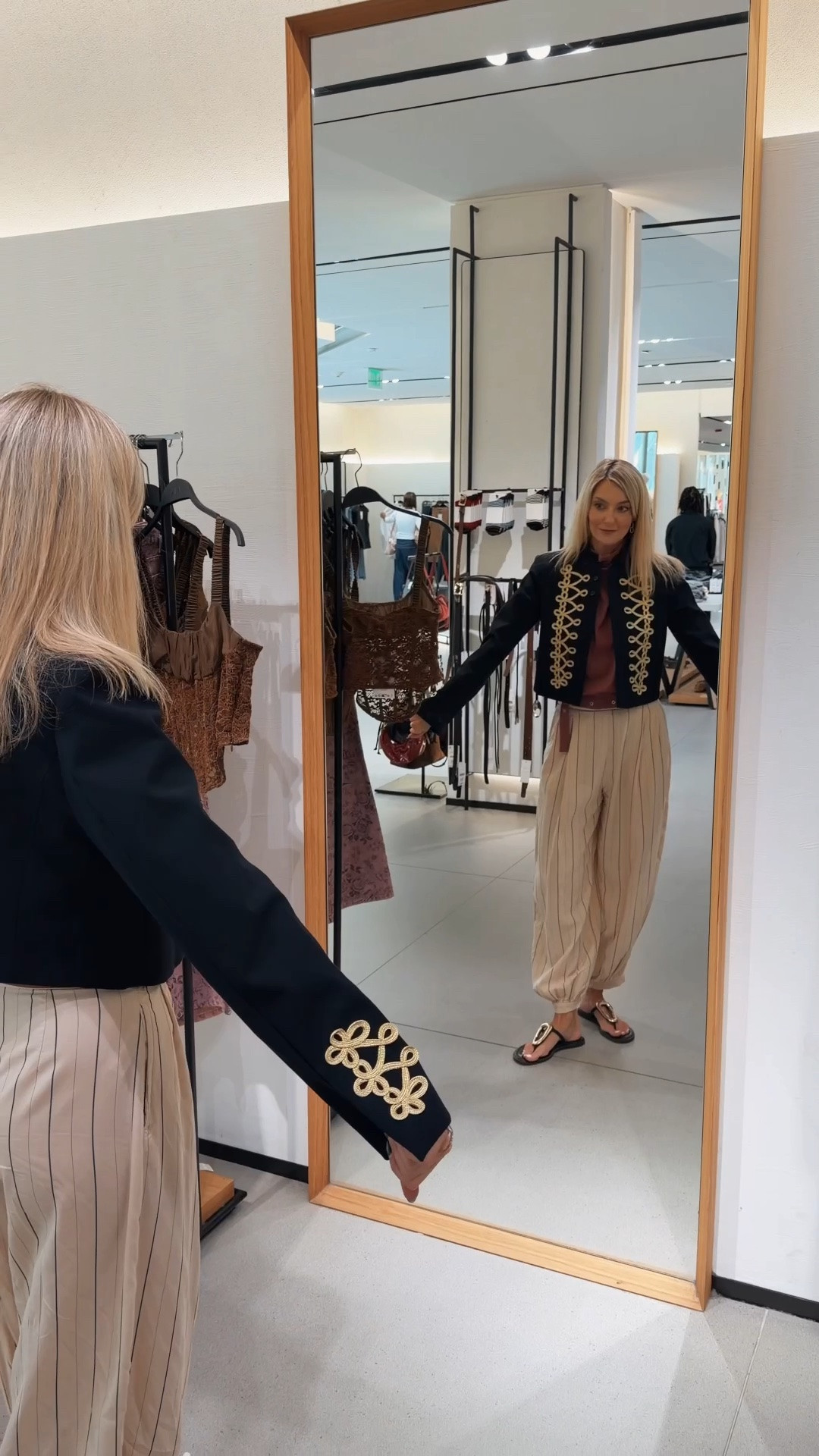 Zara jackets for fall & I’ve also included this fun blazer which I can’t get out of my head ♥️

Fall fashion • fall jacket • bomber jacket • @Zara  jacket

#LTKNYFW #LTKootd #LTKSeasonal