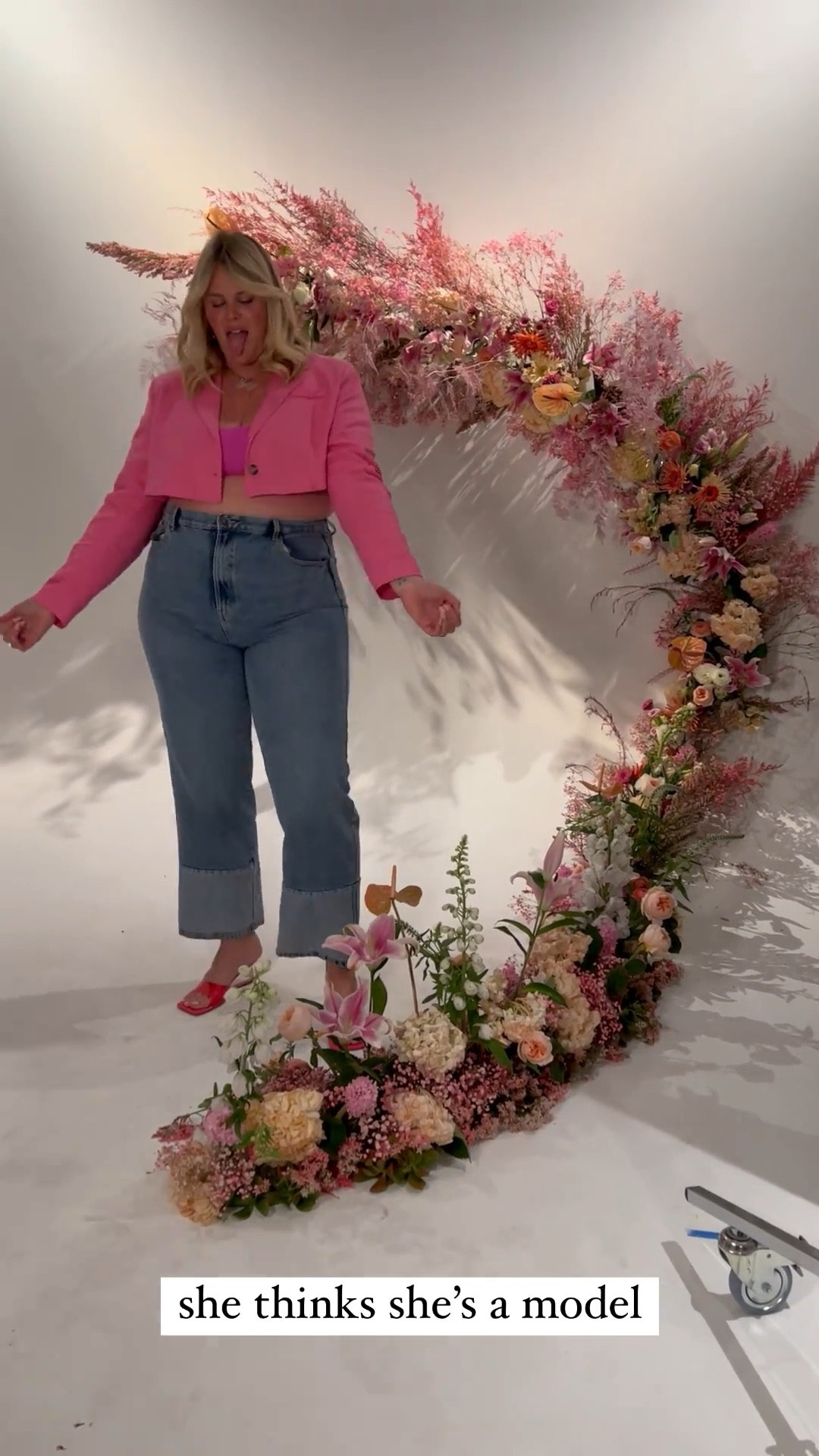 Galentine’s party OOTN💕🫶🏼🤍

Curvy fashion | cropped blazer | skims

#LTKcurves #LTKSeasonal #LTKstyletip