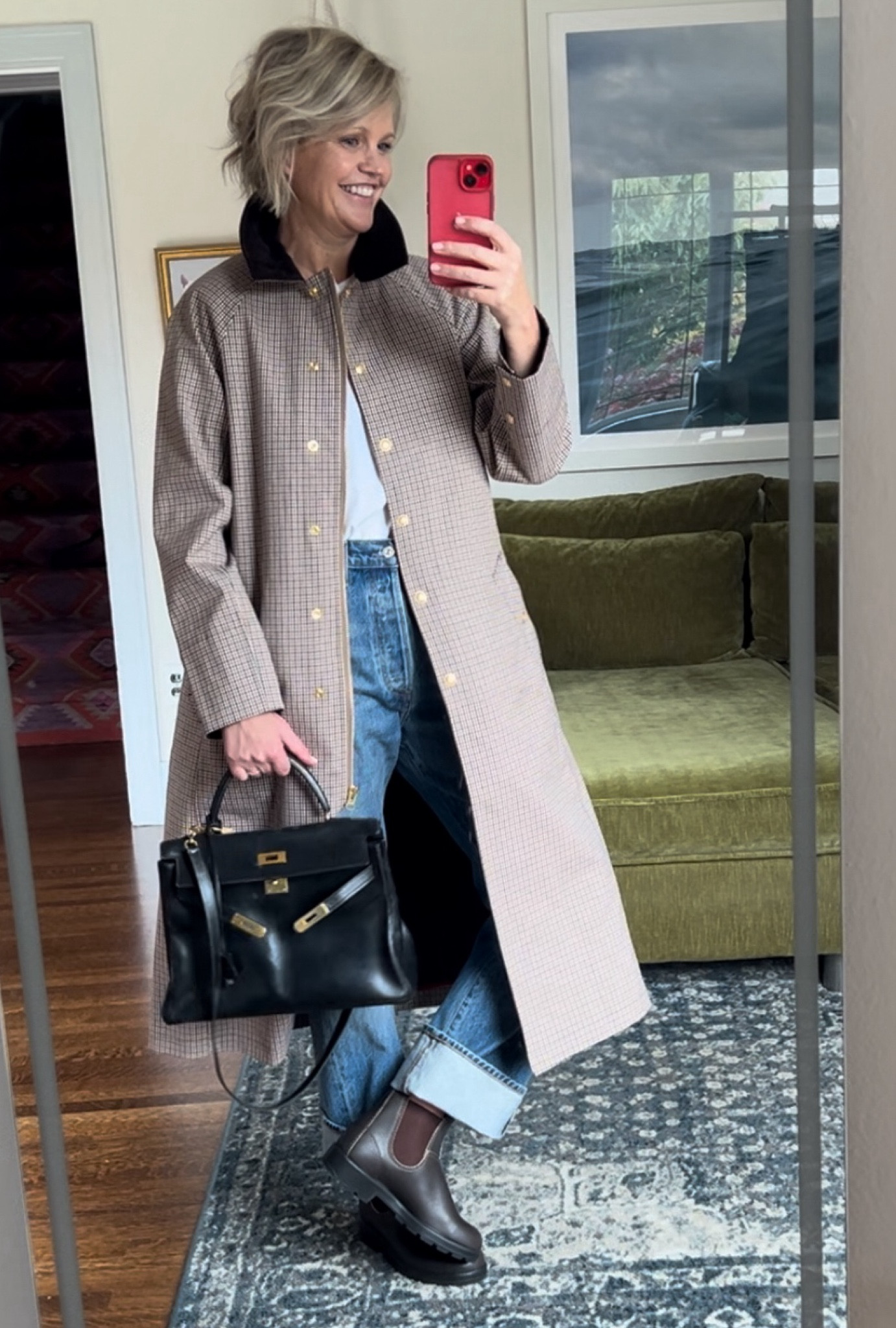 Fall ready 🍂🍂🍂

Bag is a vintage Hermes Kelly citca 1987. Jeans are Citizens of Himsnity size 27 