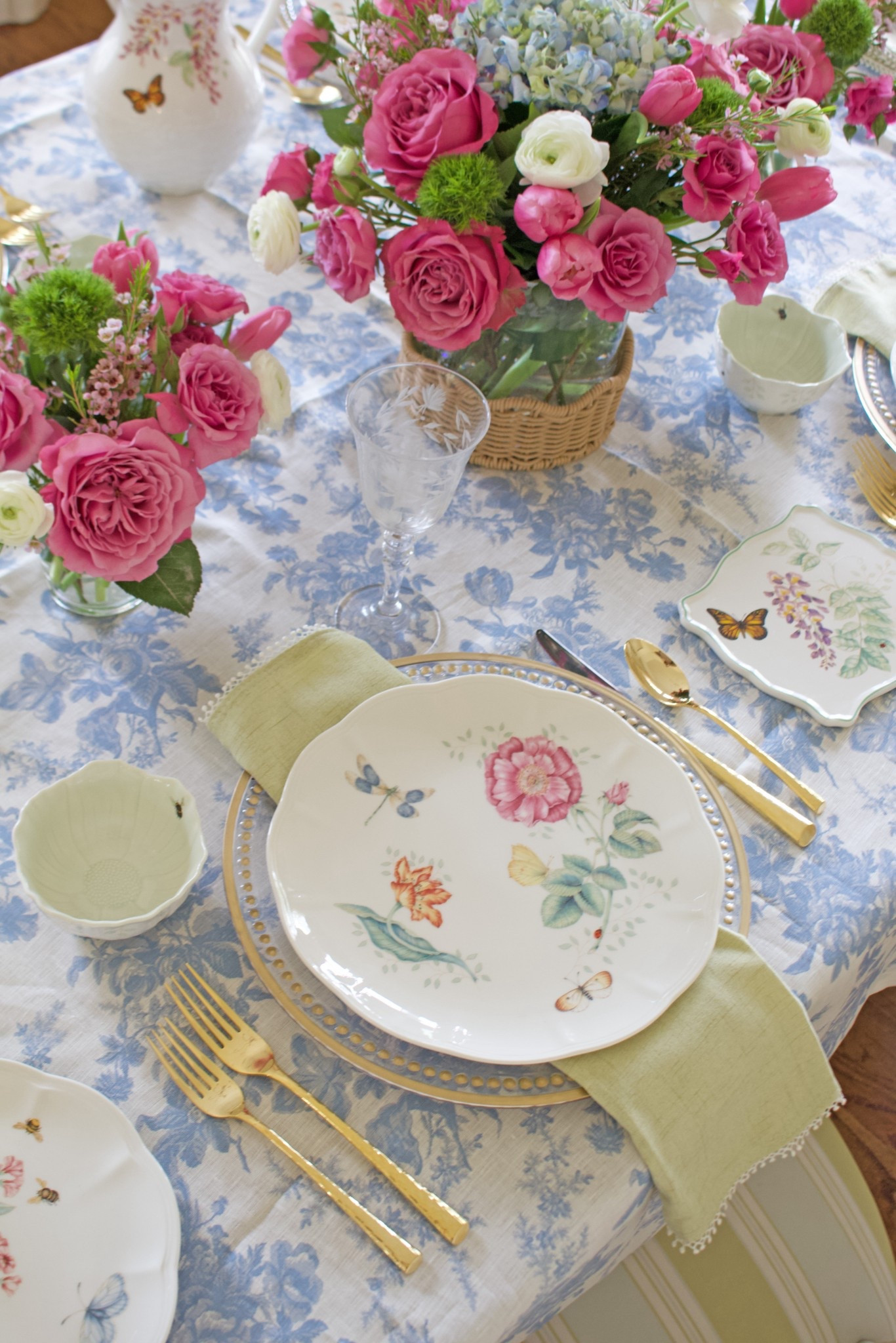 Spring tablescape for Easter 🌿🌸🌷🐰🦋

#LTKHome