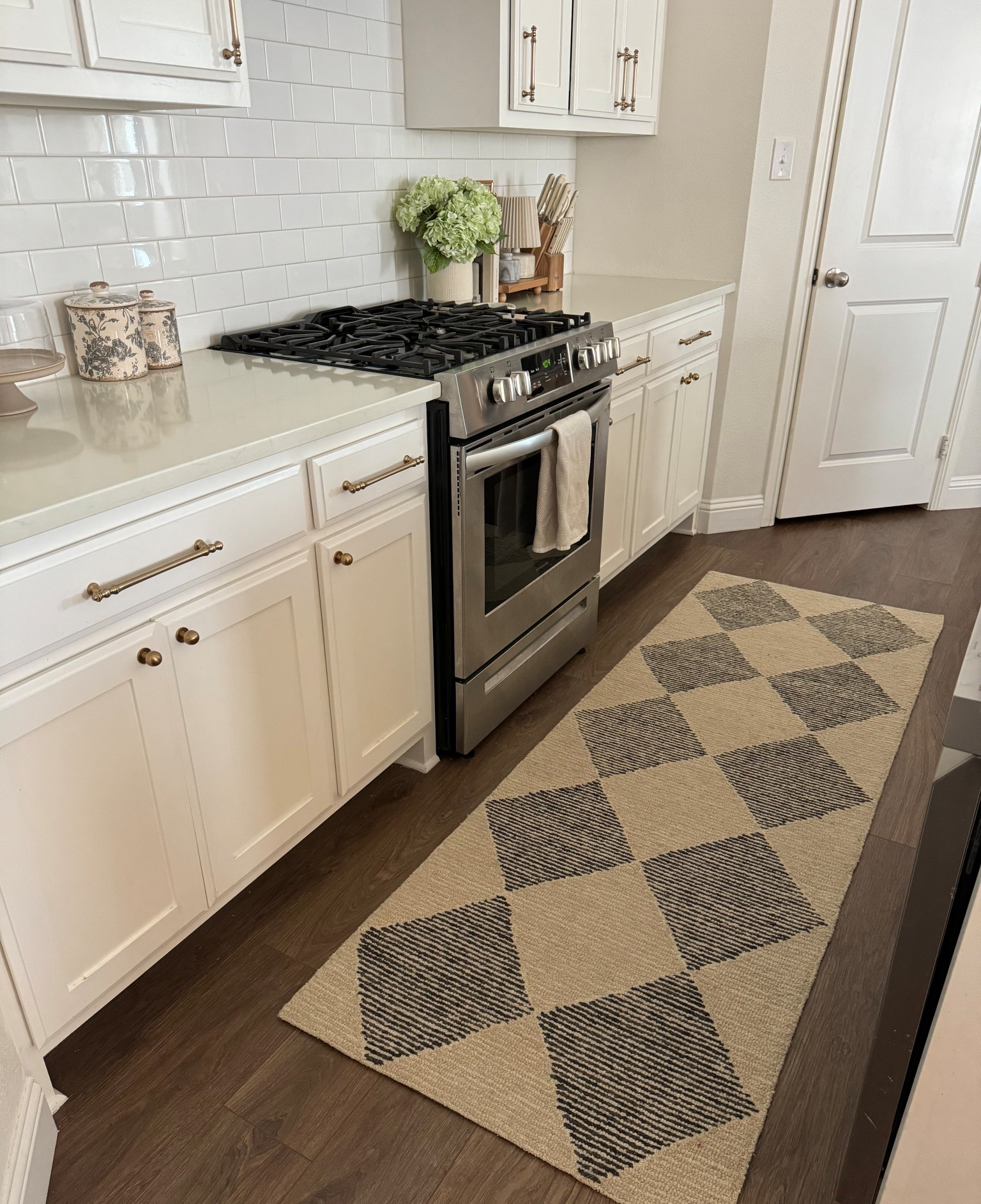 I love this kitchen runner! 

#LTKautumn #LTKHome #LTKFamily