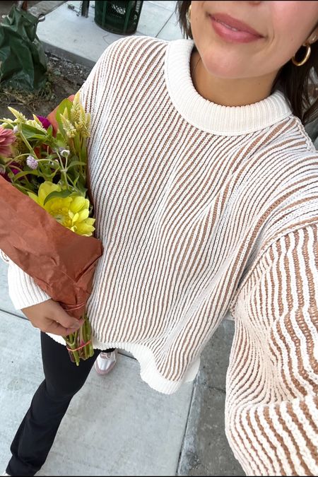 Go-to fall comfy outfit: flare leggings + a big sweater + sneakers. Wearing head to toe Aerie here AND Excited to say that all of these pieces are on sale for Labor Day weekend!! Seriously, these are staples you will wear all season long. True to size in all pieces, M

#LTKFind #LTKSeasonal #LTKsalealert
