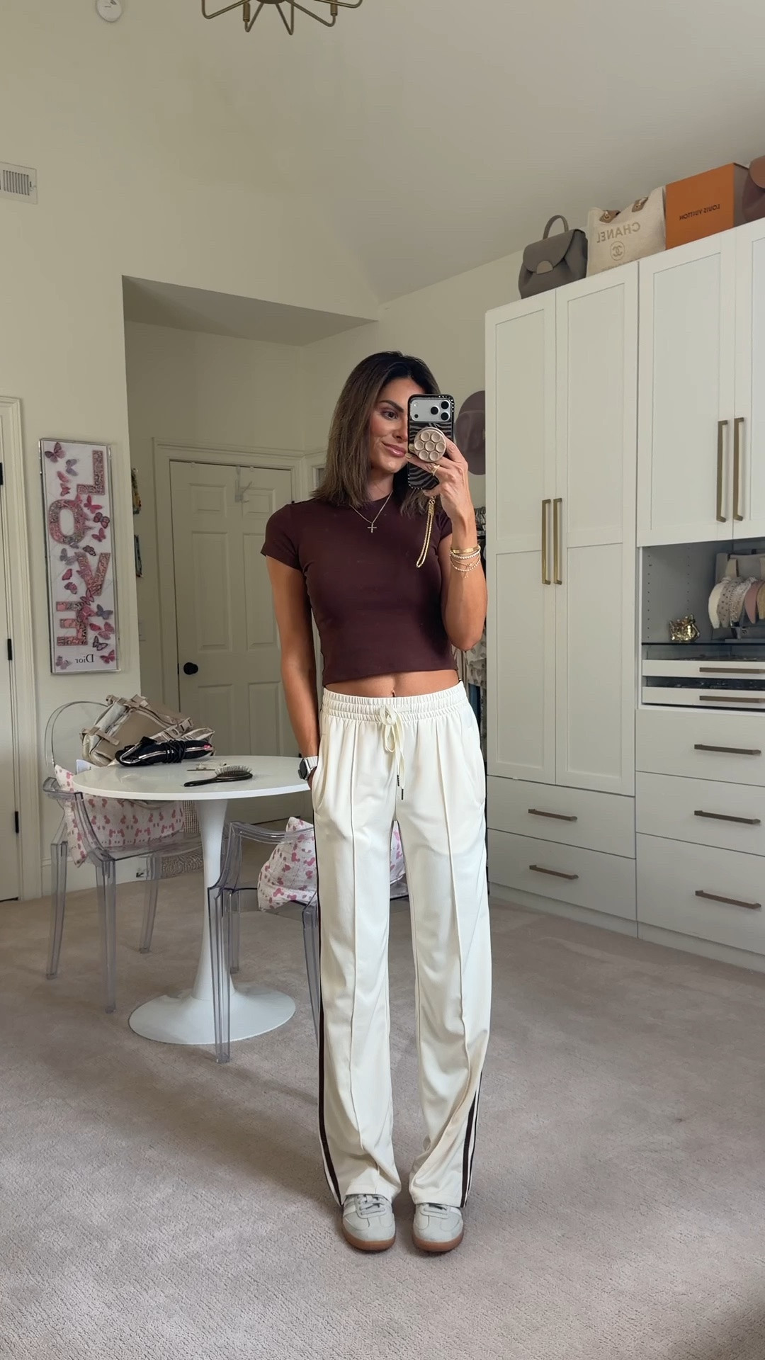 Today’s travel outfit 🤎 all from Amazon! Wearing size XS in the top and size small 32 in seam in the pants!