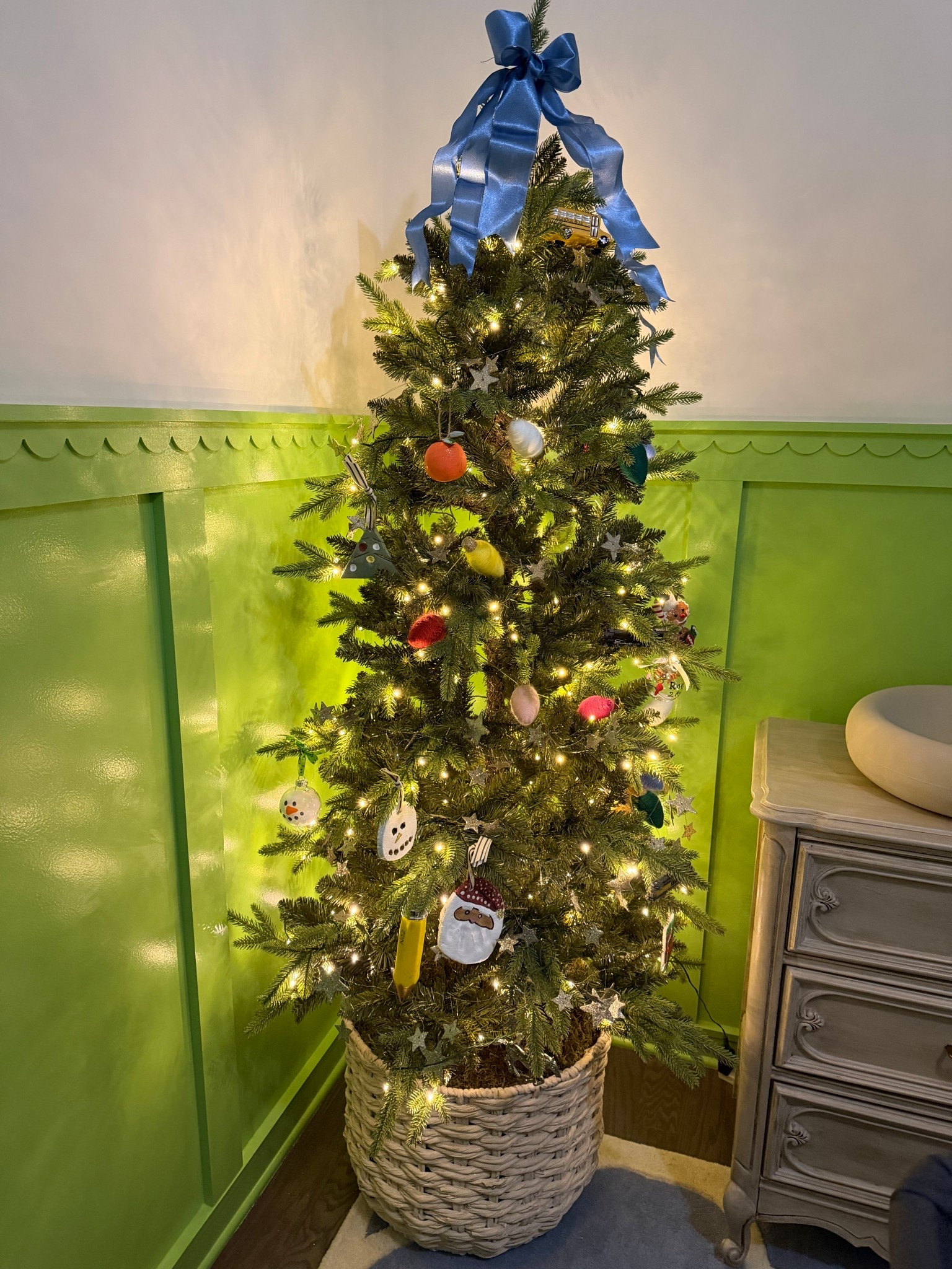 Roans big boy room is finally coming together. He even got his own tree. 🌲 

#LTKKids #LTKHoliday