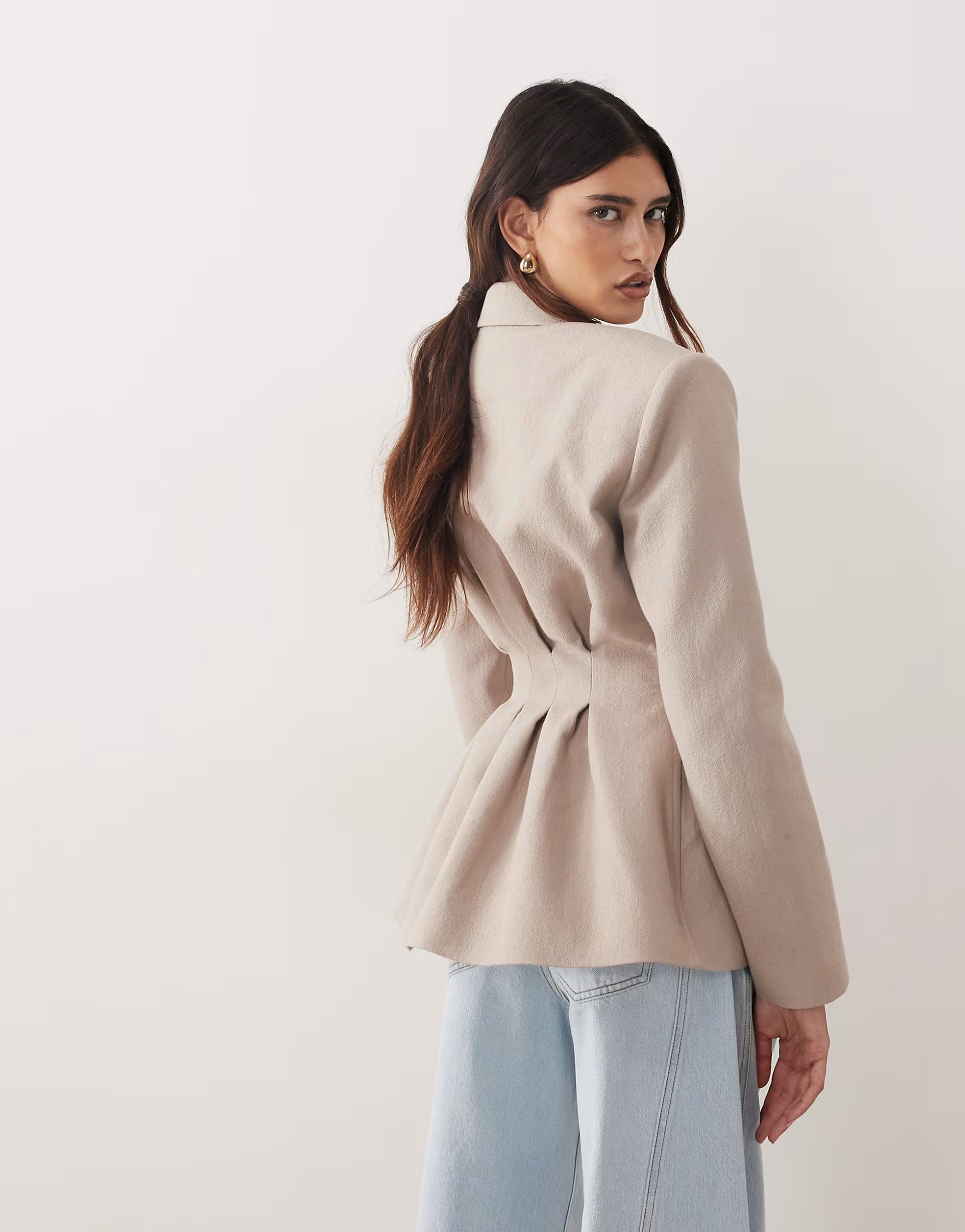 ARRANGE \u2013 Eleganter, taillierter Blazer in Taupe | ASOS (Global)