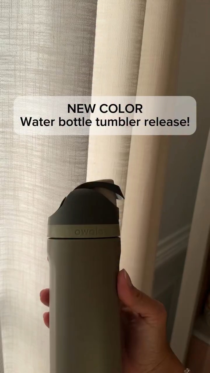 Comment “NEED” for the links to this new BEAUTY of a color! Love this tumbler so much especially for Fall!!😍🤎 easy to clean, keeps drinks cold, so many great colors!!!💗 #tumblers #falltumbler #amazonfavorites