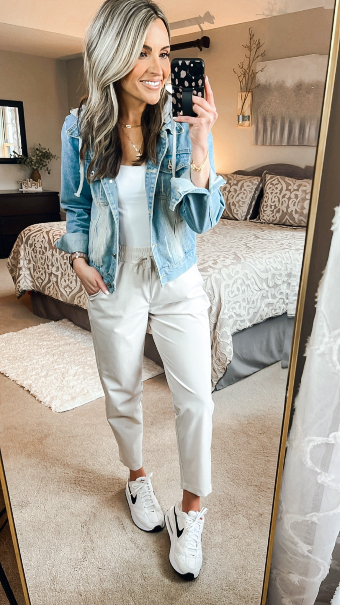 These jogger style athletic pants from Target are so cute! Love the drawstring comfy waistband and pockets 🤗 wearing my true size small 

#LTKsalealert #LTKstyletip #LTKfitness