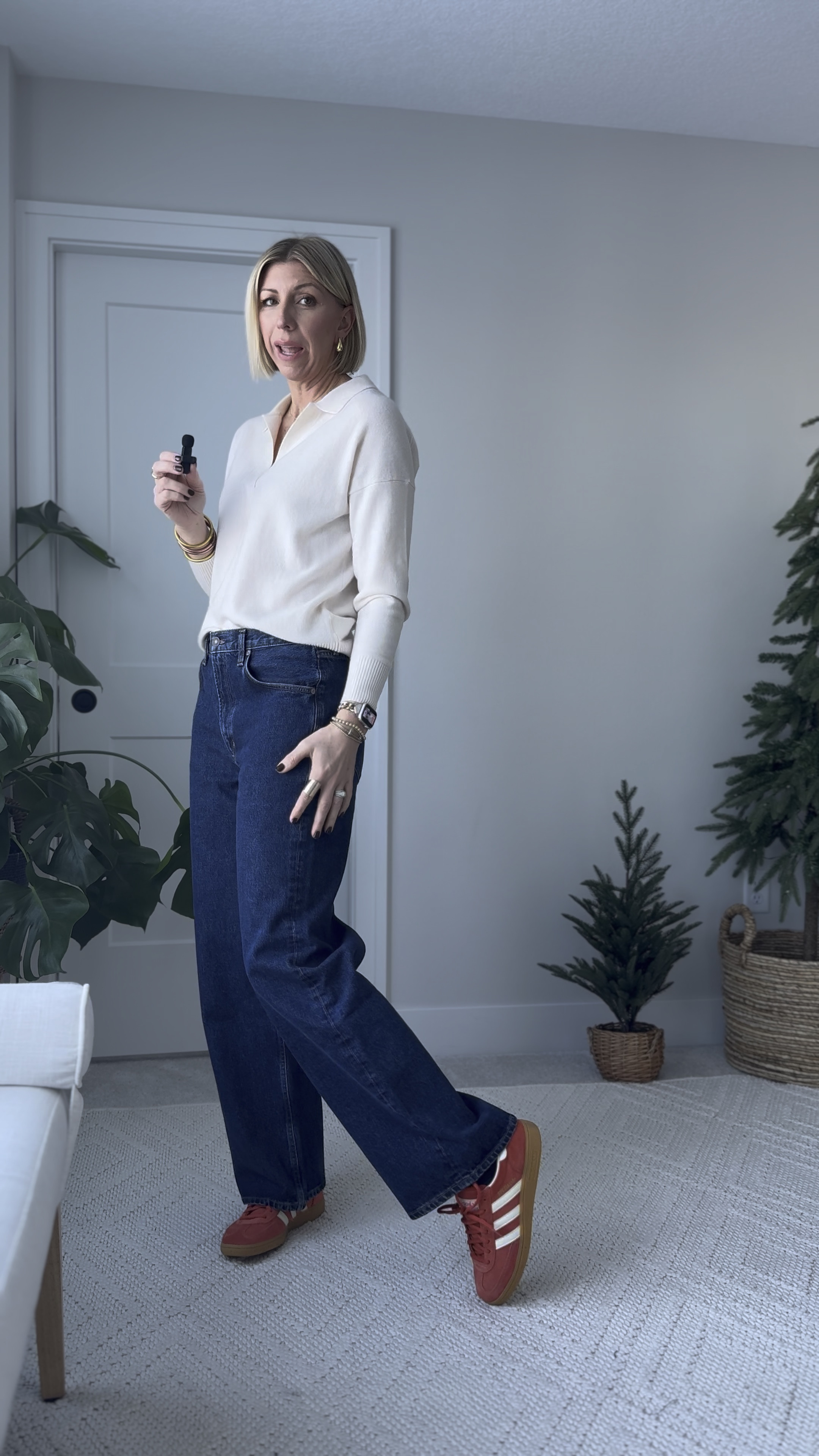 If you prefer a lower rise, relaxed wide leg, these dark wash jeans are amazing! They fit true to size & are 100% cotton 

#LTKWatchNow #LTKStyleTip #LTKOver40