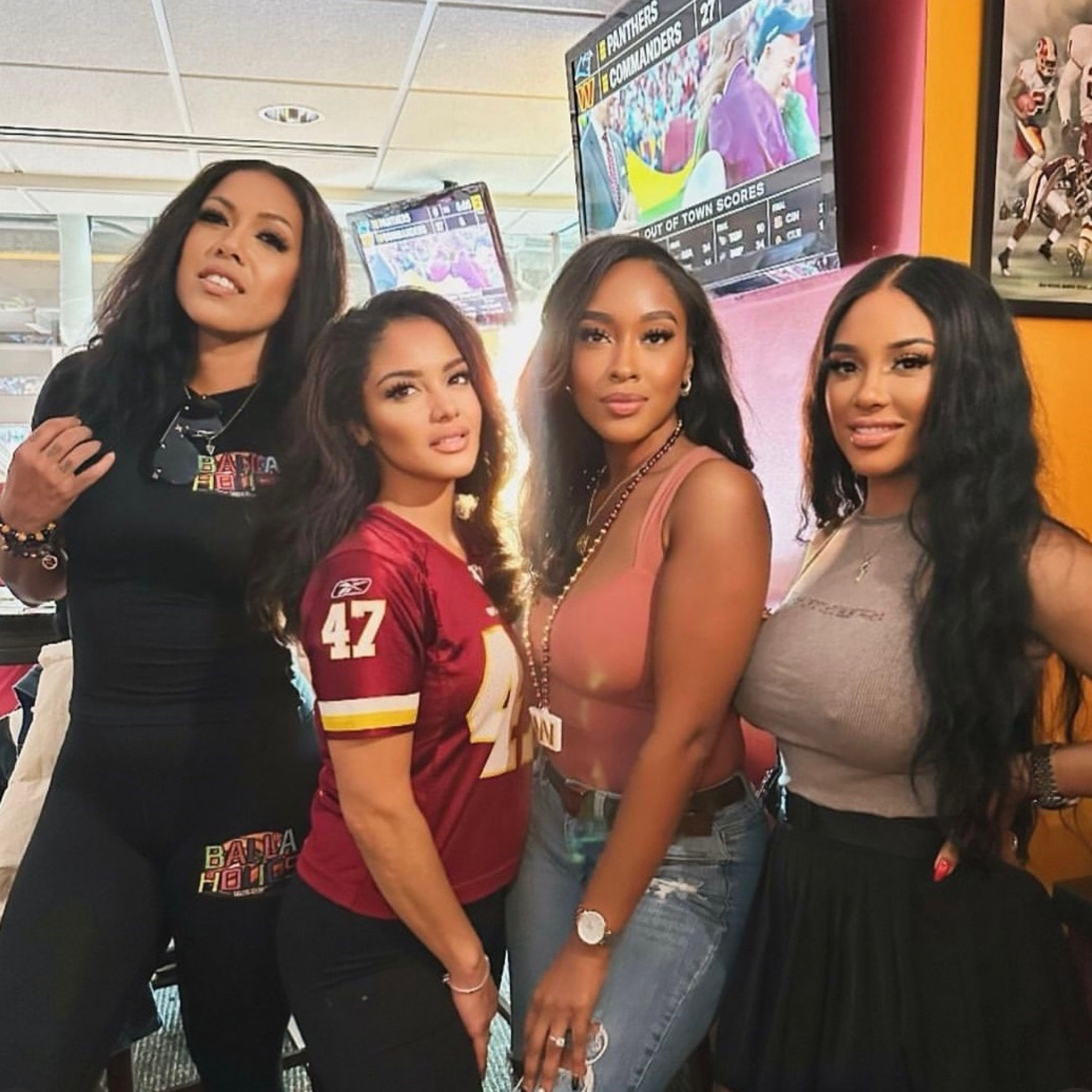 Skirt #SheIN linked below #LTK
#suitelife 
#washingtondc 
#prettygirlsonly