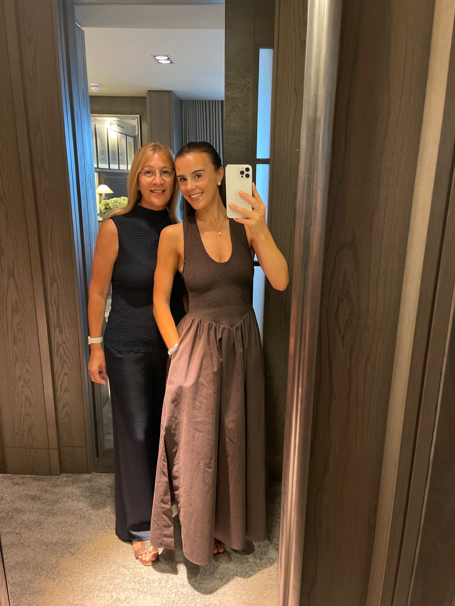 An evening with mum 🤎

#LTKsummer #LTKdresses #LTKdatenight