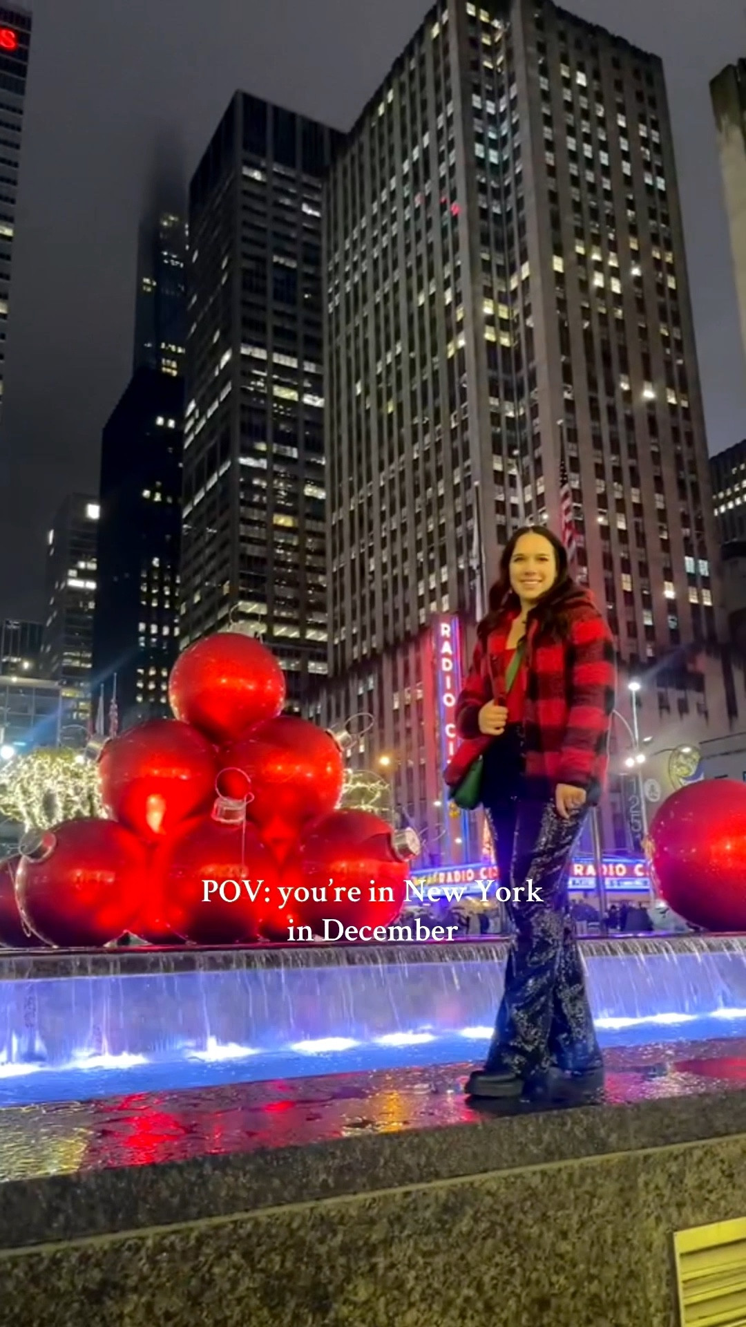 8 weeks until New York looks like this again 🎄🎅🏻⛄️❄️🚇🏙️🍎🤩

Tag someone who you want to go with! 

NYC . Christmas in New York . New York Christmas . Christmas Trip . Holidays . New York City . 

#LTKSeasonal #LTKTravel #LTKStyleTip