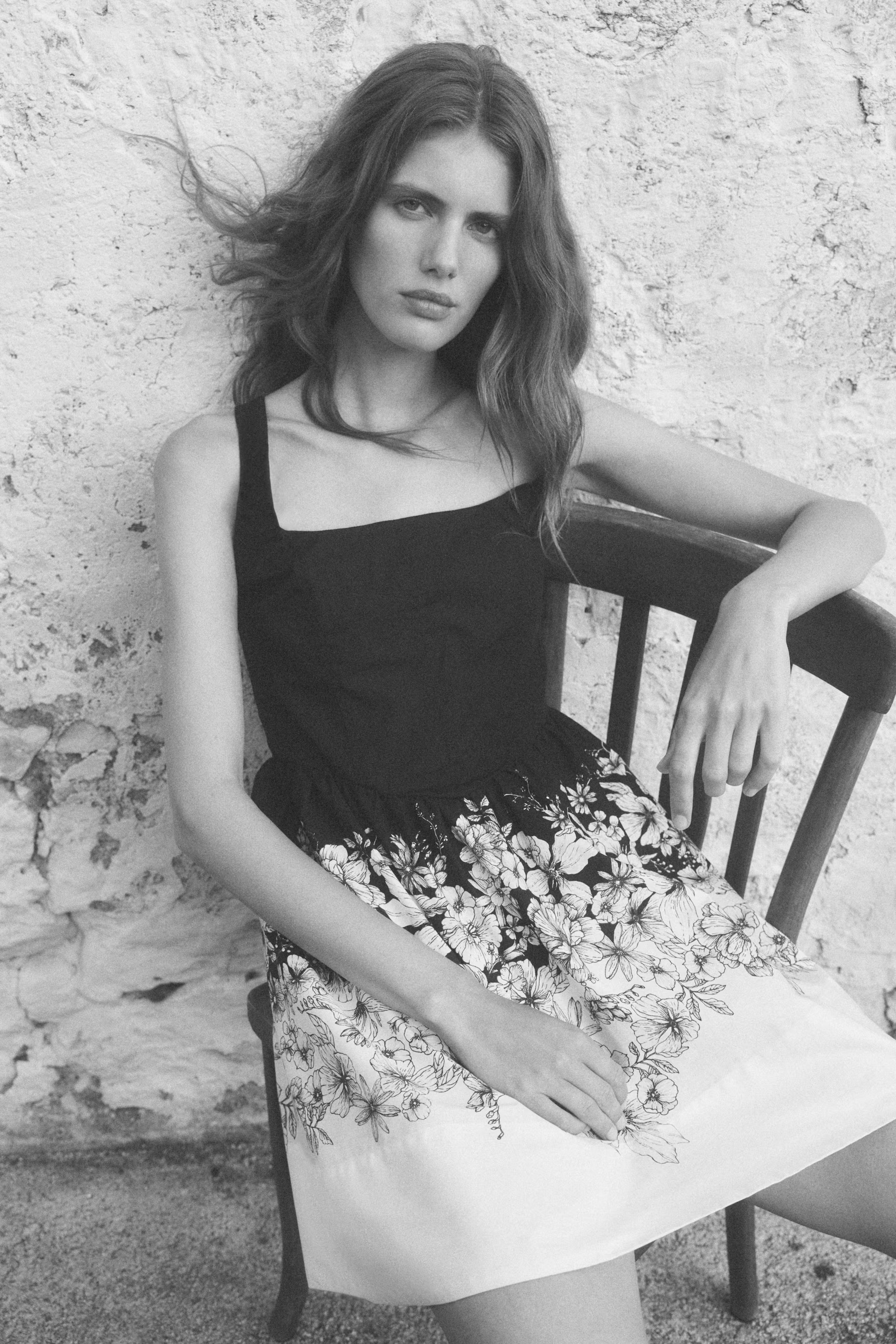 Flared-skirt dress | H&M (UK, MY, IN, SG, PH, TW, HK)